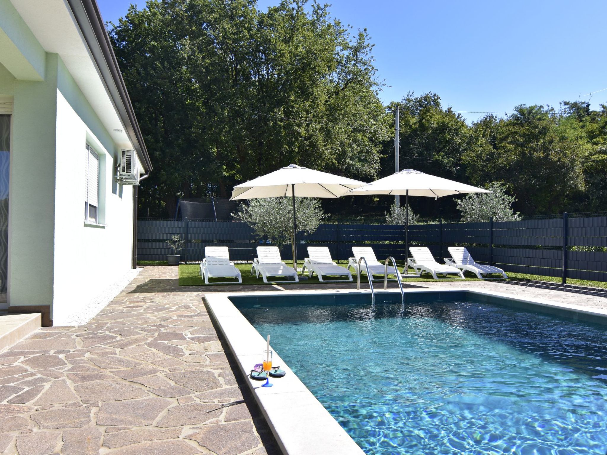 Buroli kuća-Image-tags.info