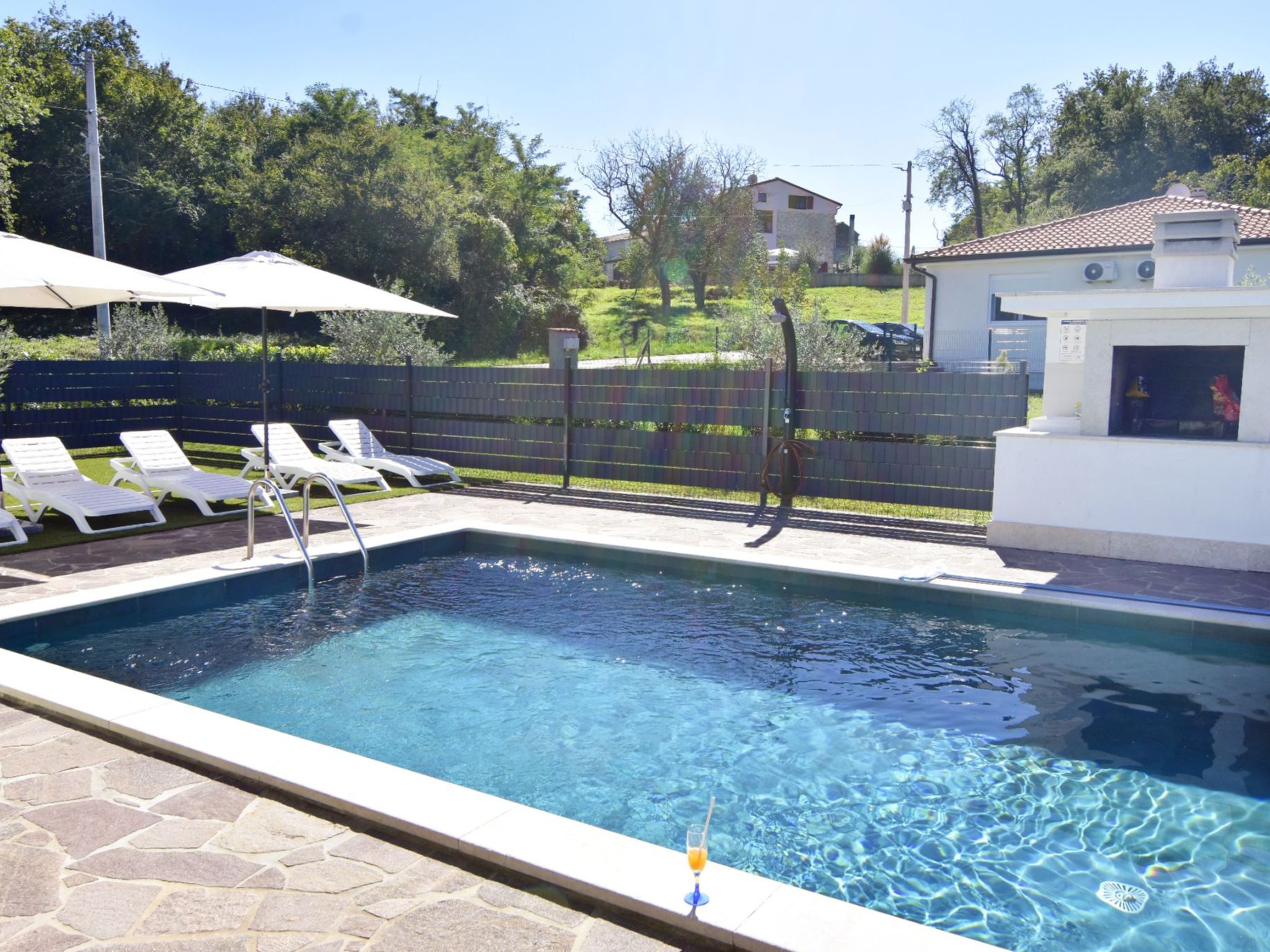 Buroli kuća-Image-tags.info