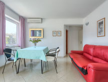 Op 300m van zee: Zonnig appartement Nika in Umag met wellness - thumbnail 5