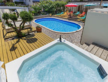 Op 300m van zee: Zonnig appartement Nika in Umag met wellness - thumbnail 3