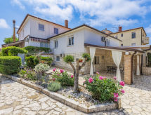 Op 300m van zee: Zonnig appartement Nika in Umag met wellness - thumbnail 4