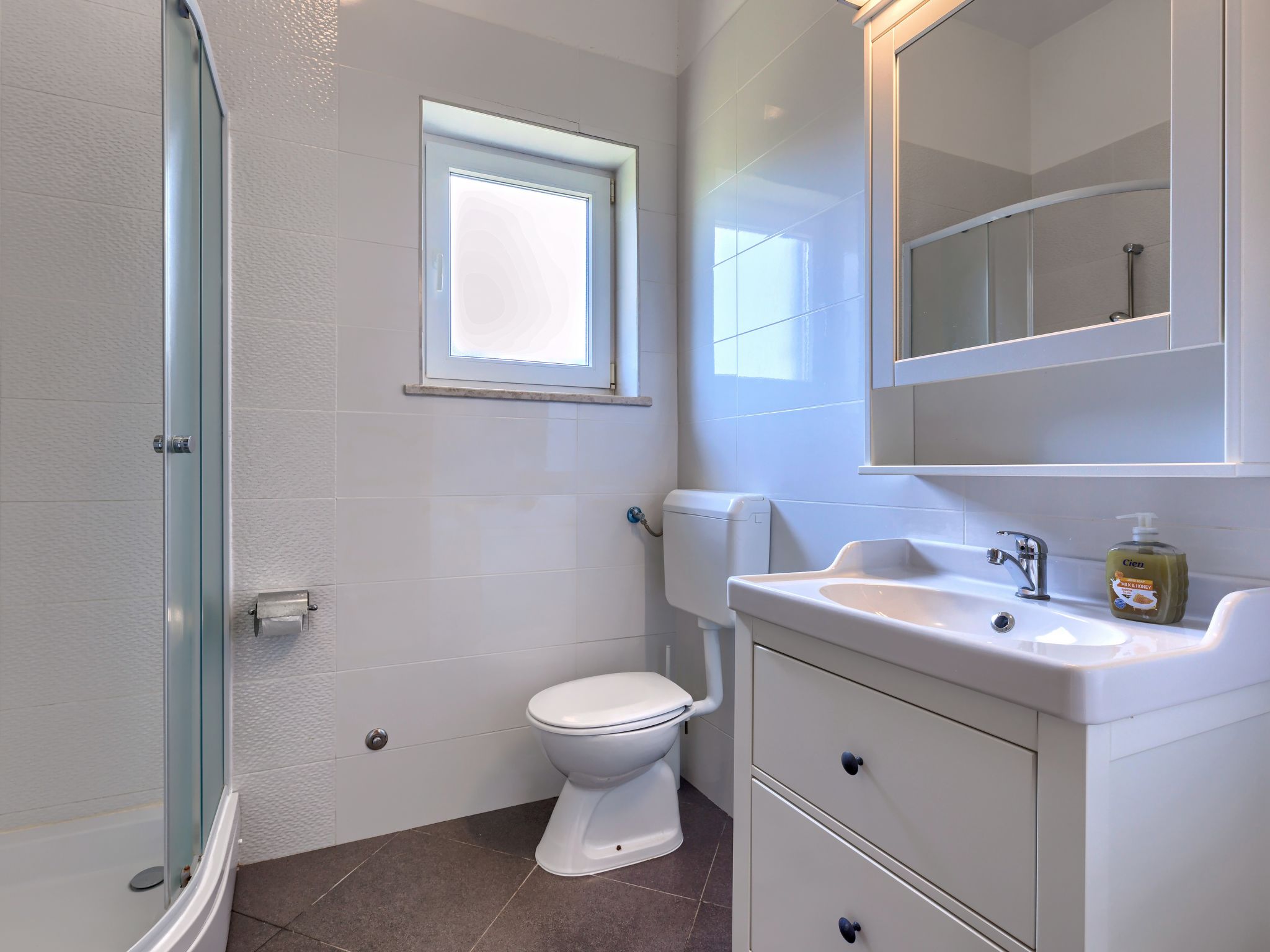 Photo of HR2200.135.1