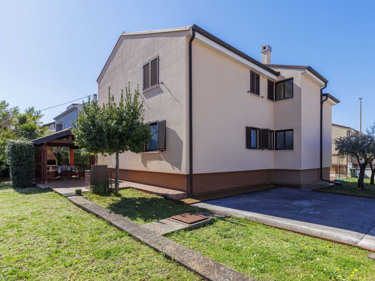 Zoki 1 Apartment in Umag