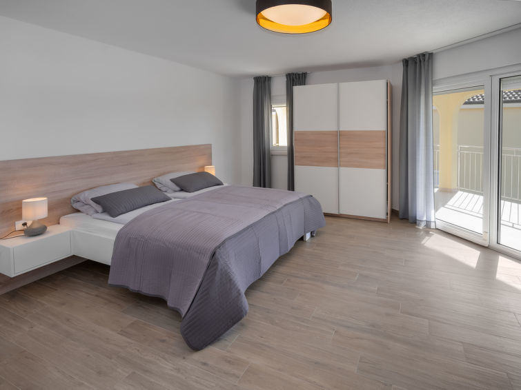 Search and Stay, undefined in undefined. Gallery position 3