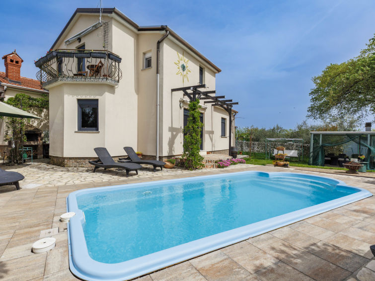 Whirlpool en privézwembad in ruim vakantiehuis Acquila in Umag in Umag