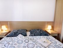Strandnabij appartement met whirlpool en tuin in Umag, voor 6 personen - thumbnail 4