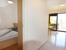 Strandnabij appartement met whirlpool en tuin in Umag, voor 6 personen - thumbnail 5