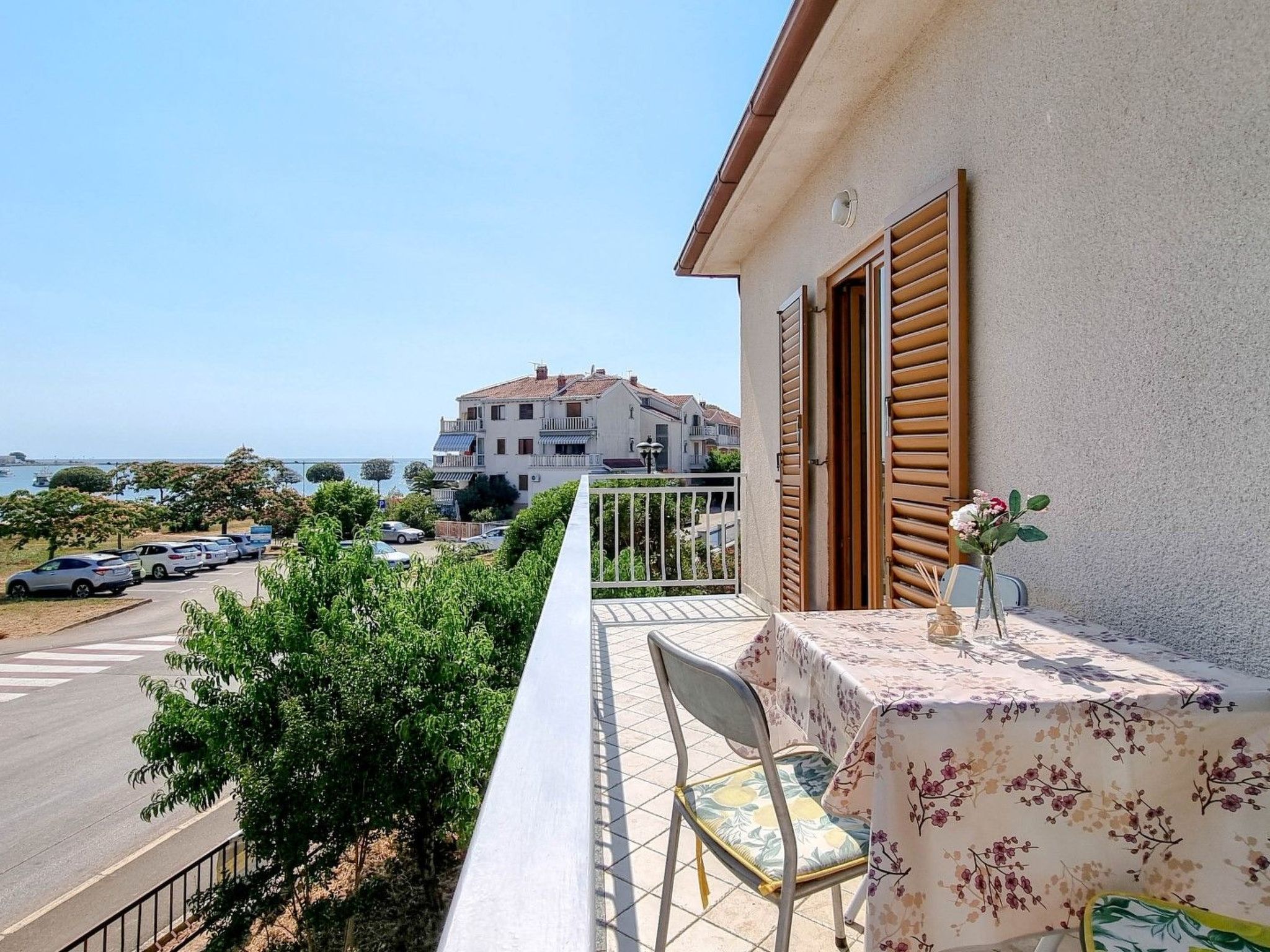 Apartment mit Meerblick für 4 Personen-Buiten