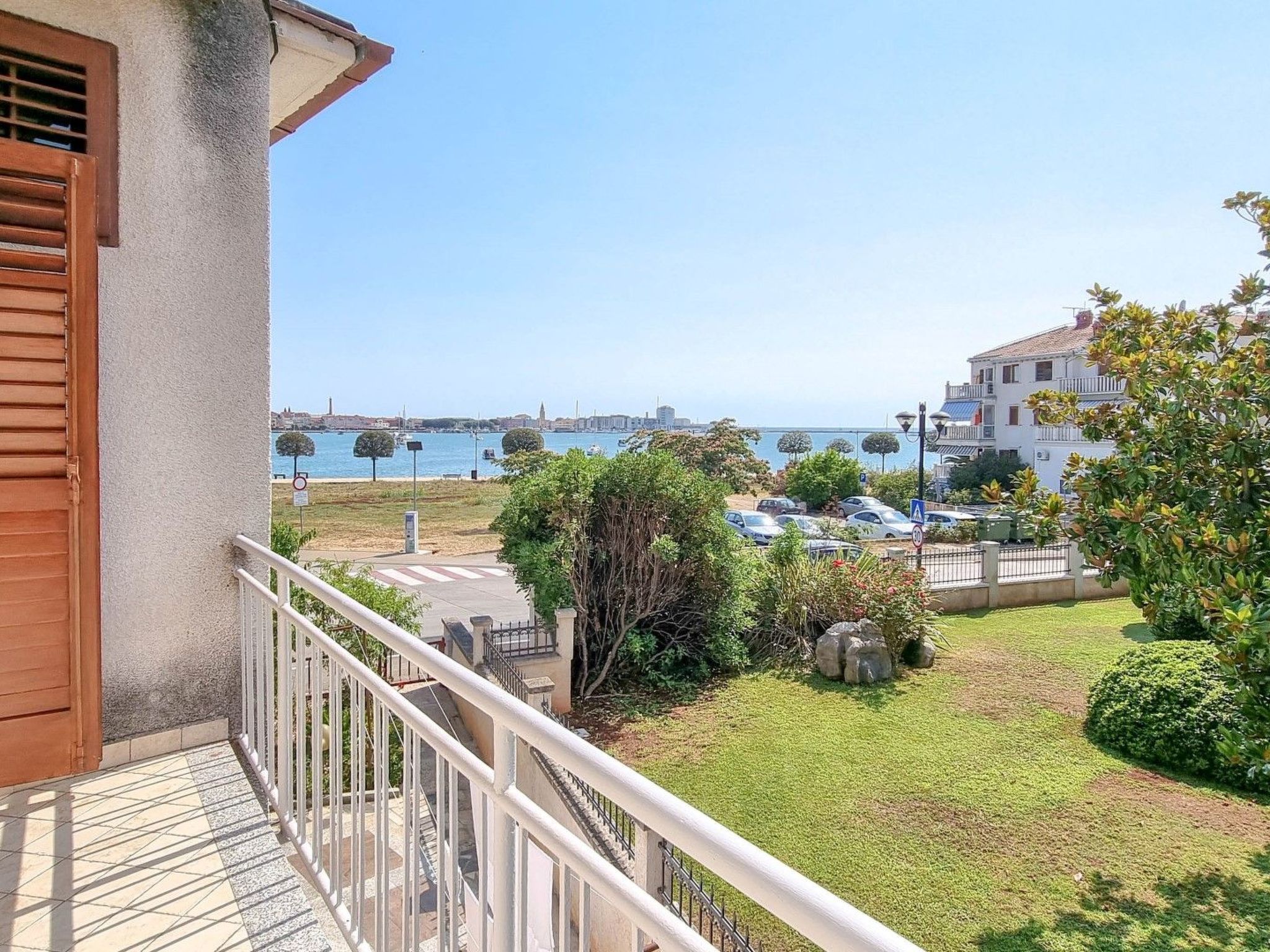 Apartment mit Meerblick für 4 Personen-Buiten