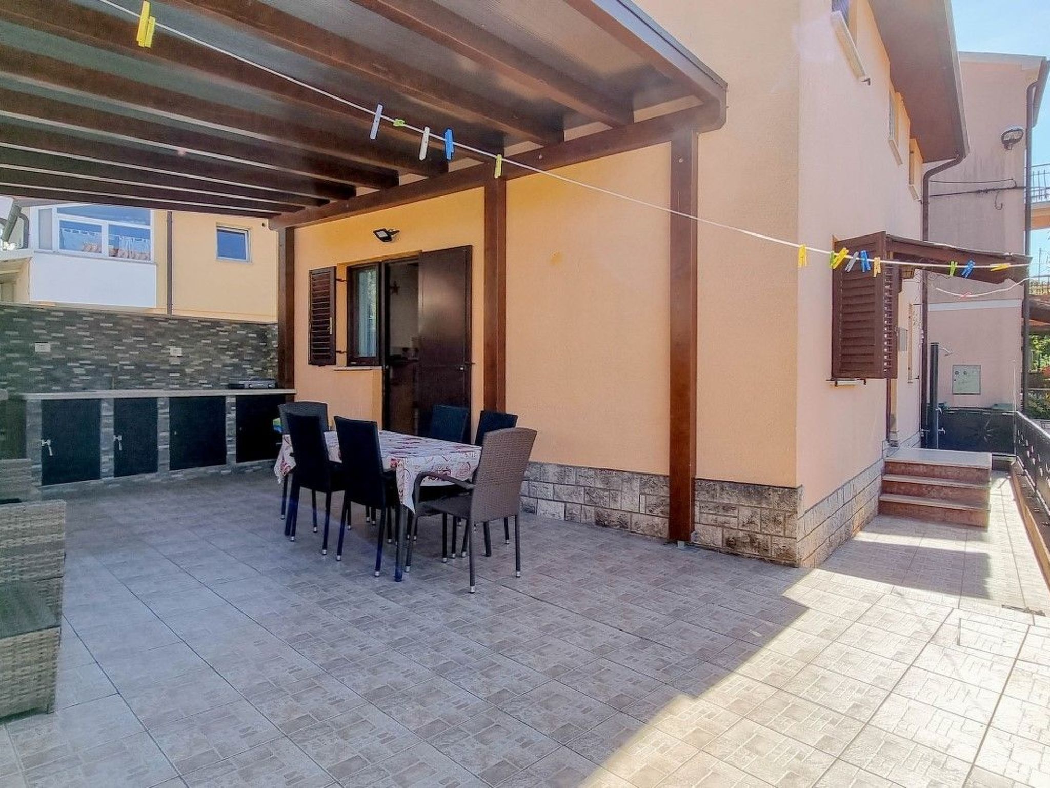 Photo of "Ivan" direkt am Strand