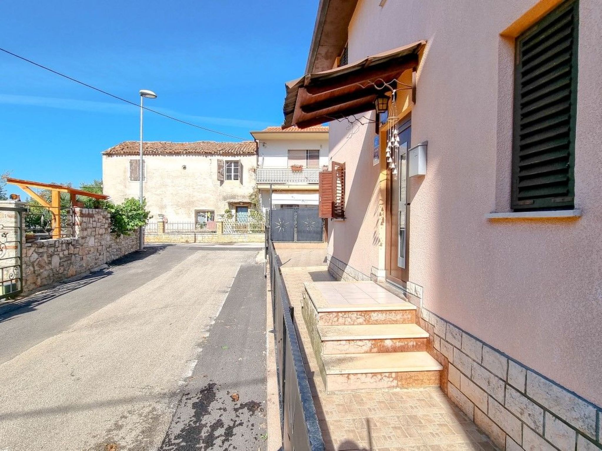 Photo of "Ivan" direkt am Strand