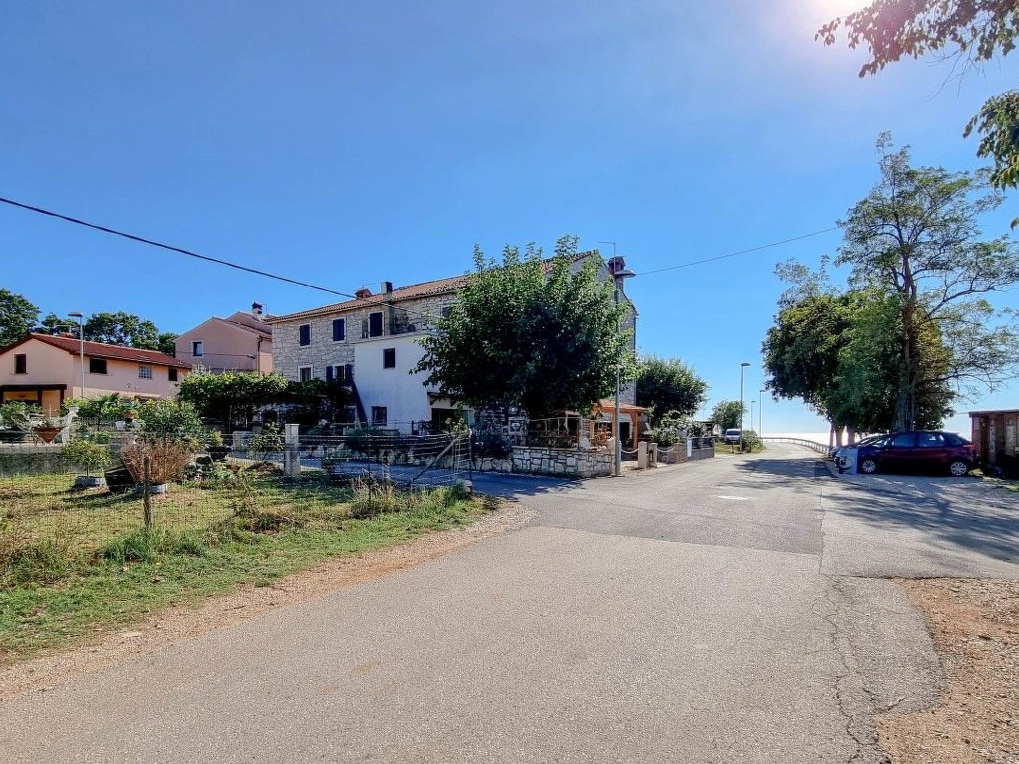 Photo of "Ivan" direkt am Strand
