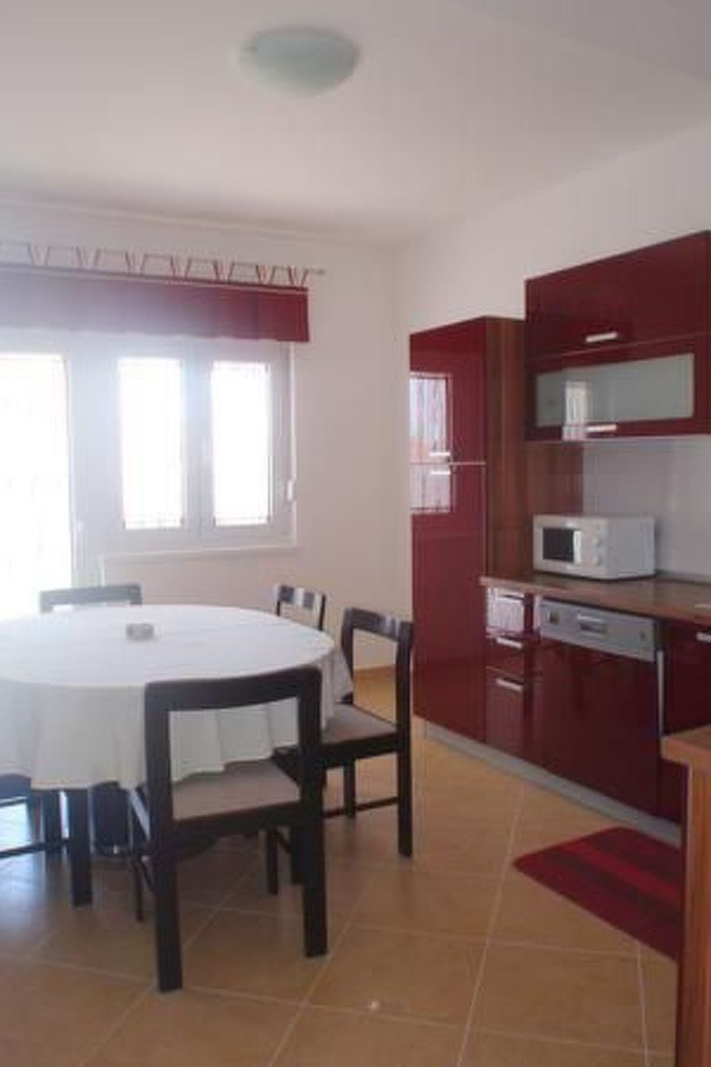 Klimatisierte Lino-Wohnung mit Balkon-Image-tags.info