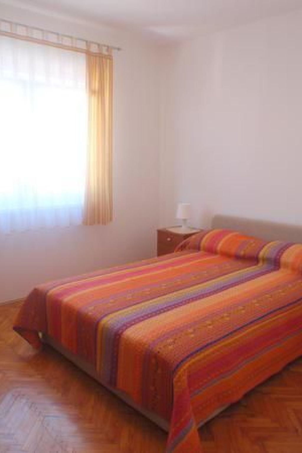 Klimatisierte Lino-Wohnung mit Balkon-Image-tags.info