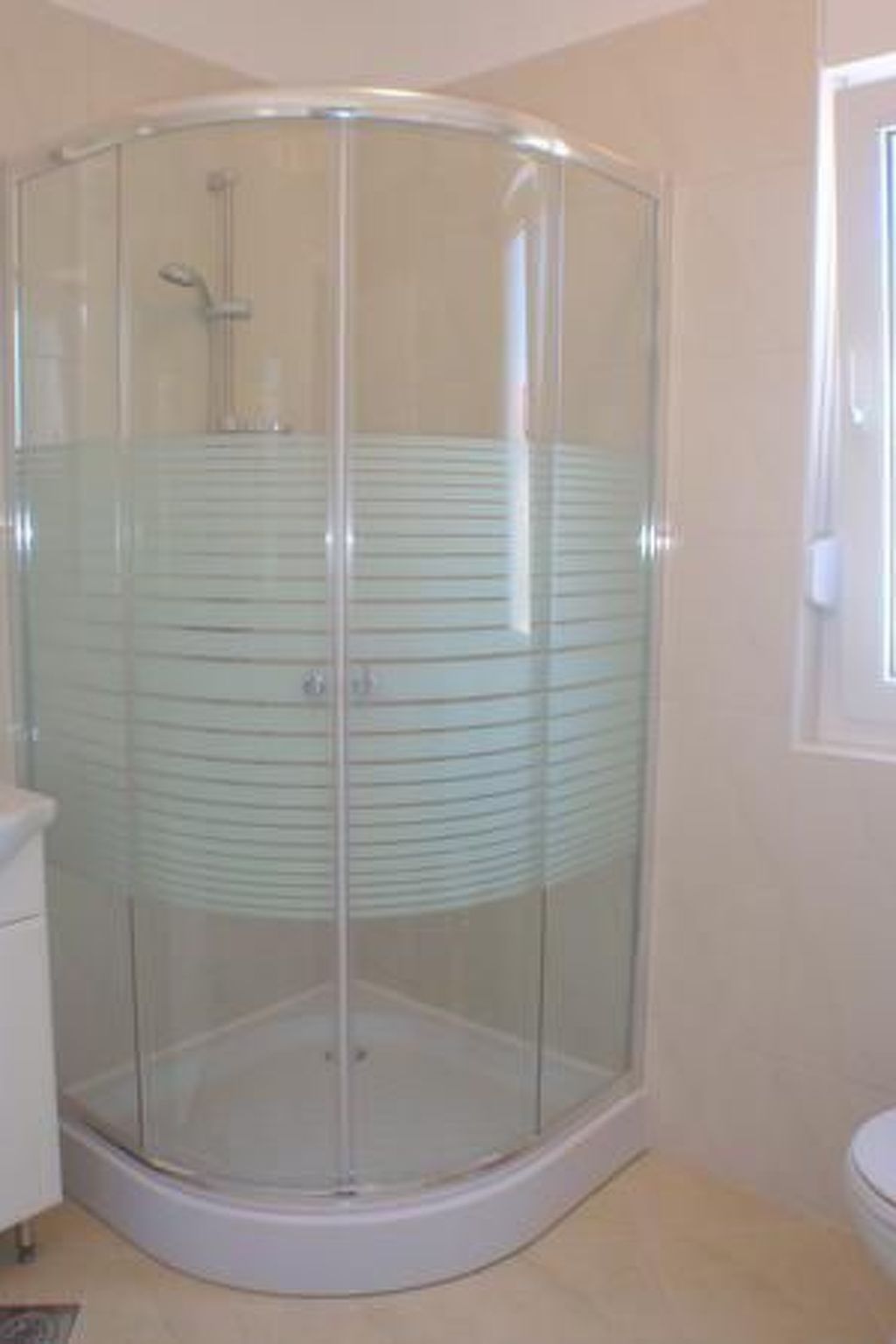 Klimatisierte Lino-Wohnung mit Balkon-Image-tags.info