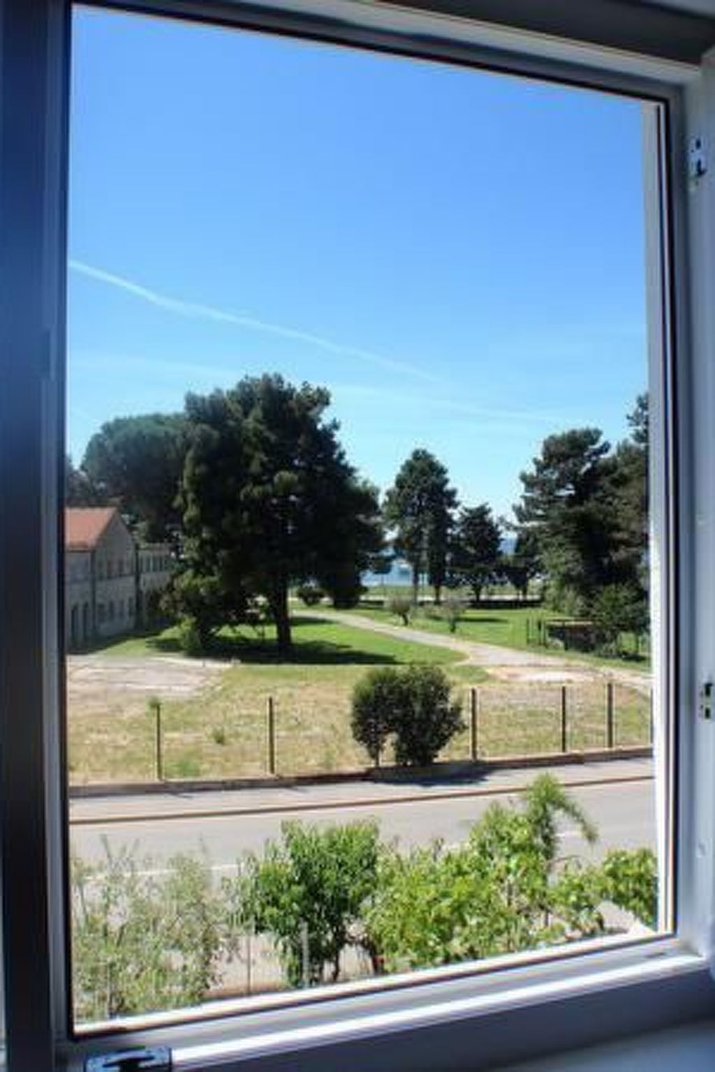 Klimatisierte Lino-Wohnung mit Balkon-Image-tags.info