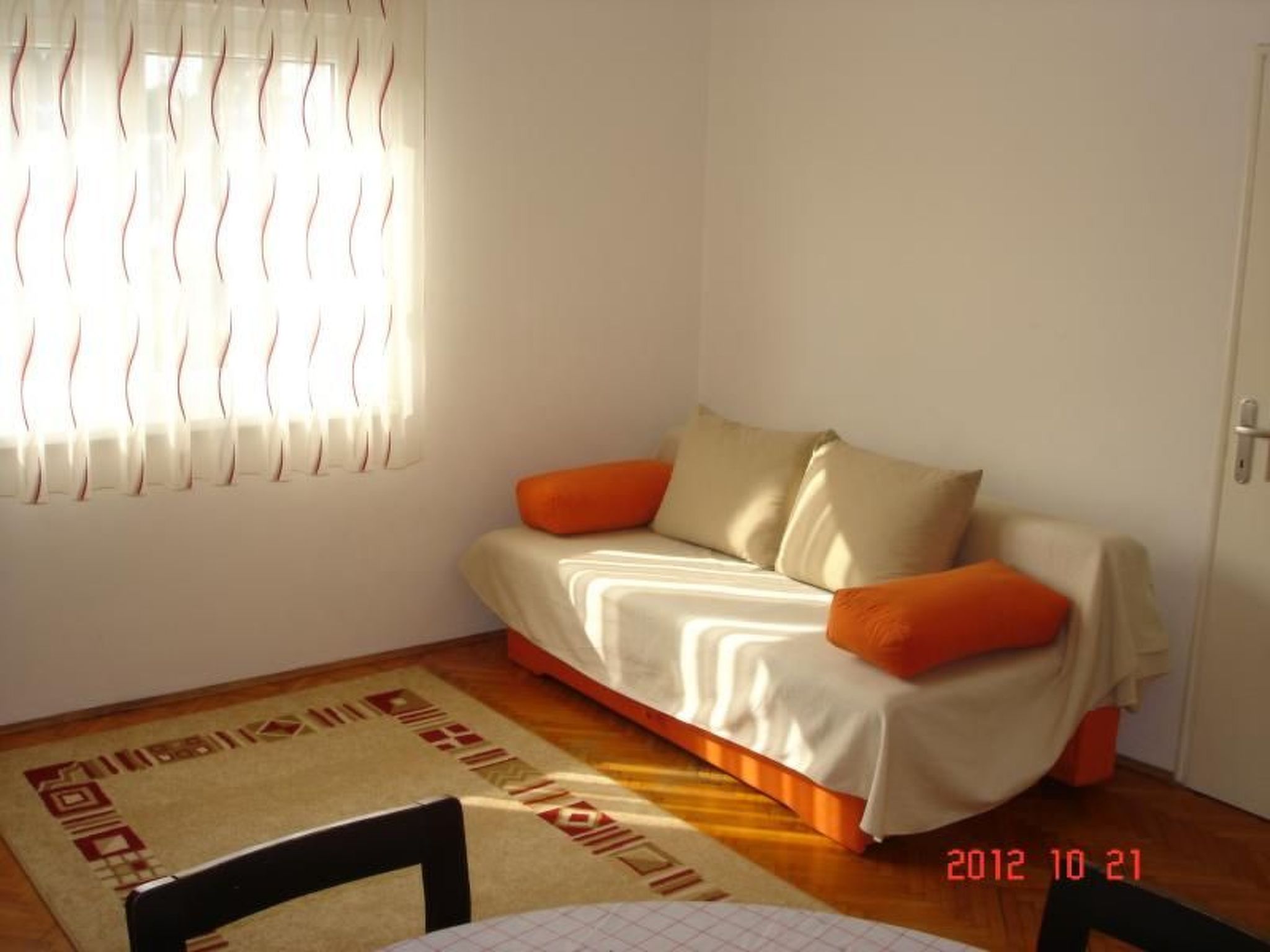 Klimatisierte Lino-Wohnung mit Balkon-Image-tags.info