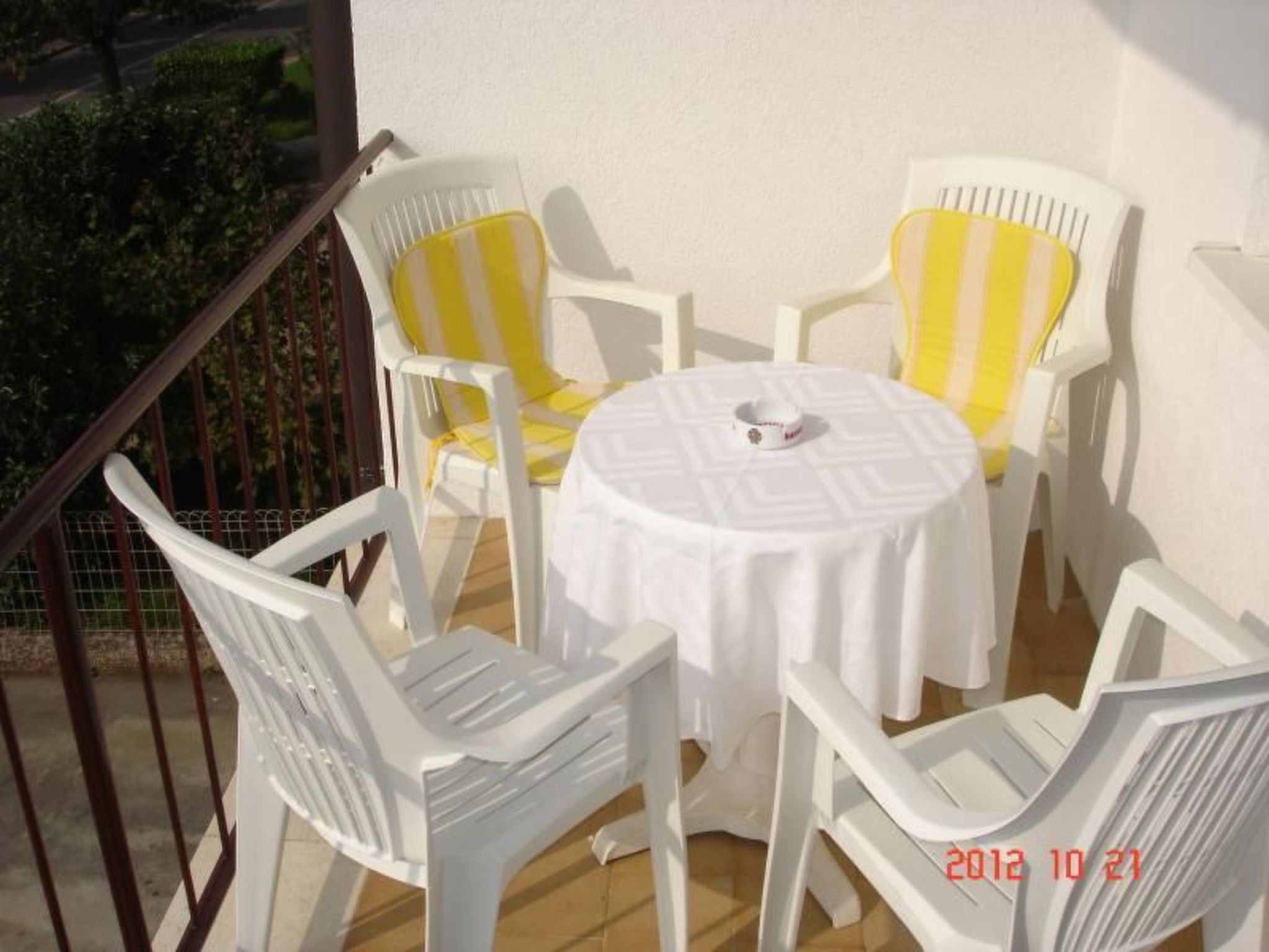 Klimatisierte Lino-Wohnung mit Balkon-Image-tags.info