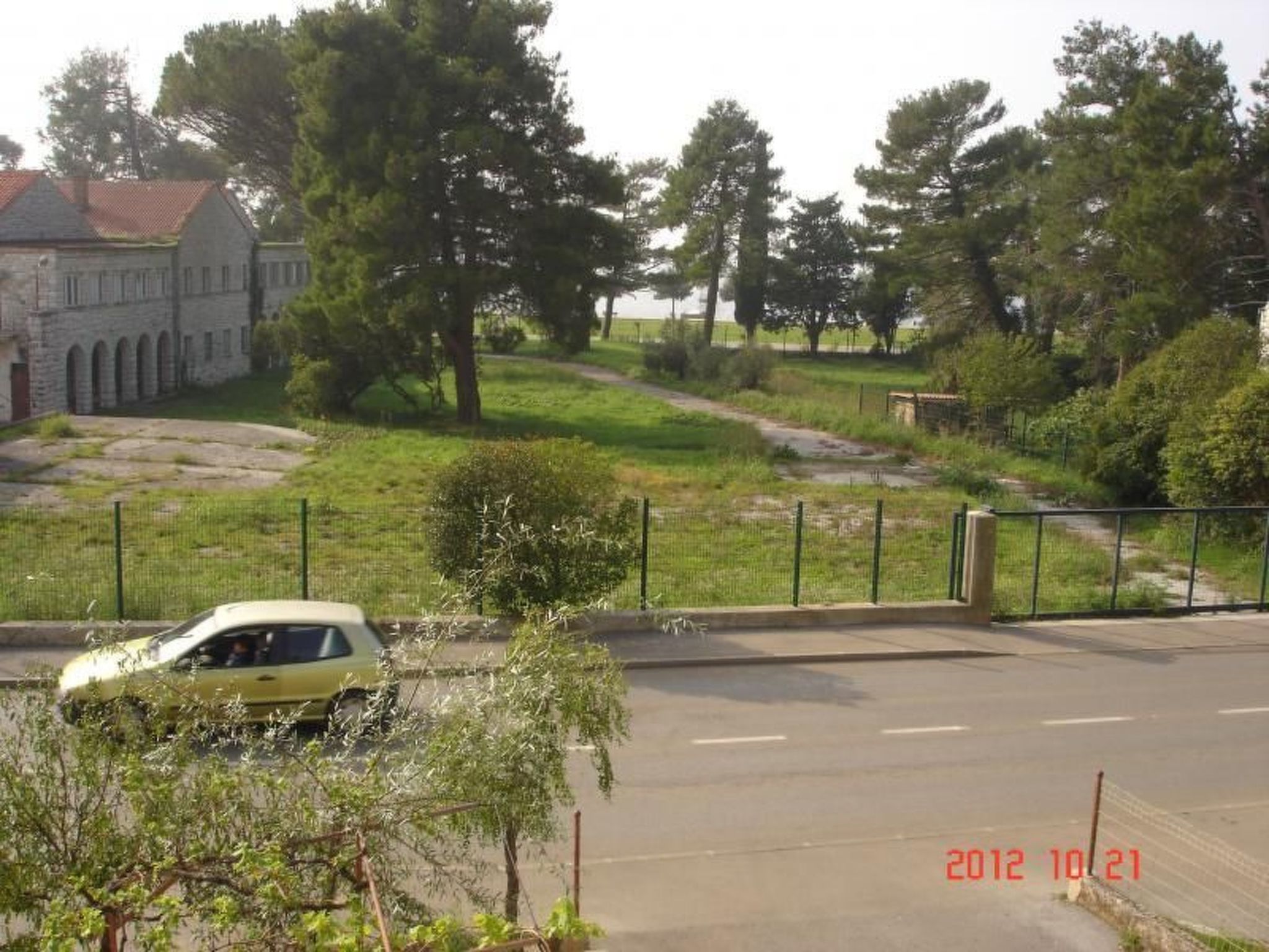 Klimatisierte Lino-Wohnung mit Balkon-Image-tags.info