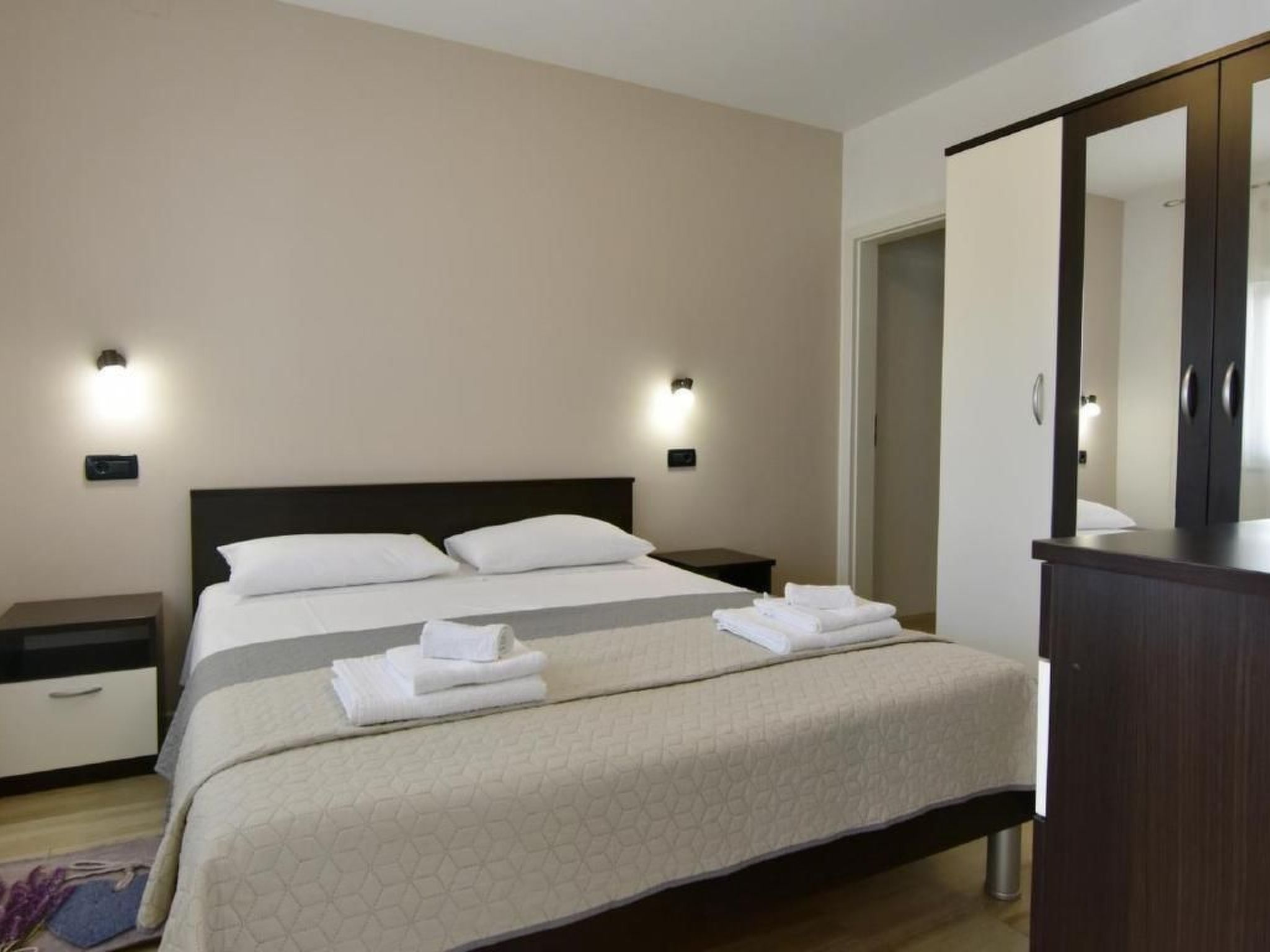 LOREDANA STUDIO-Image-tags.info