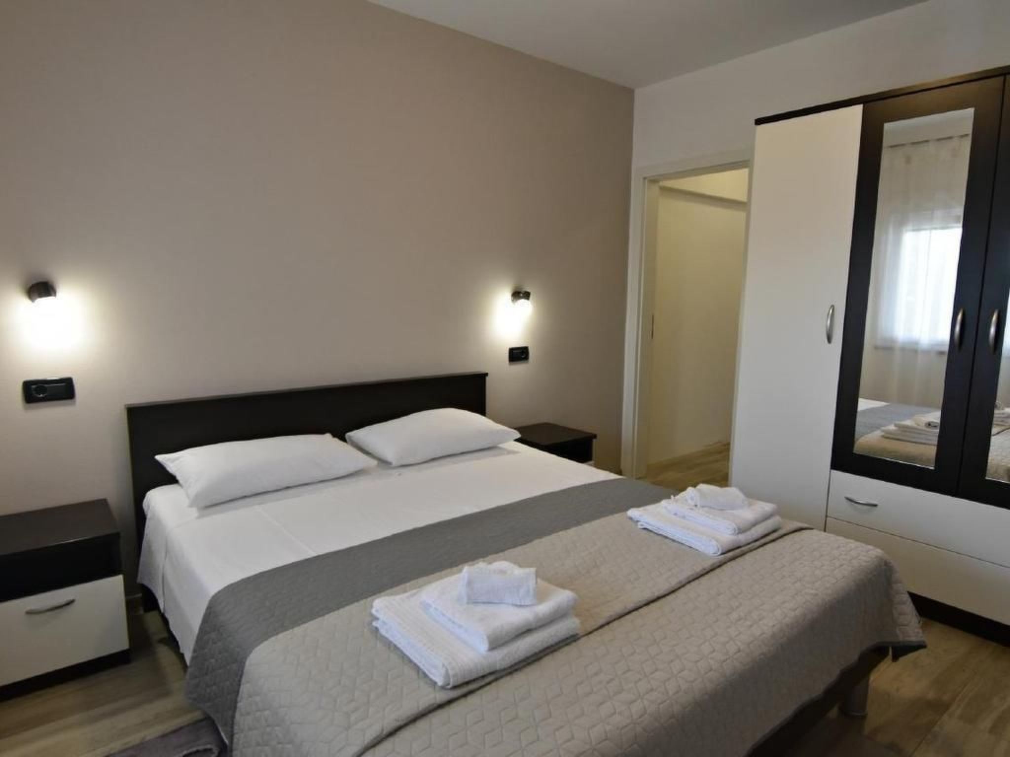 LOREDANA STUDIO-Image-tags.info