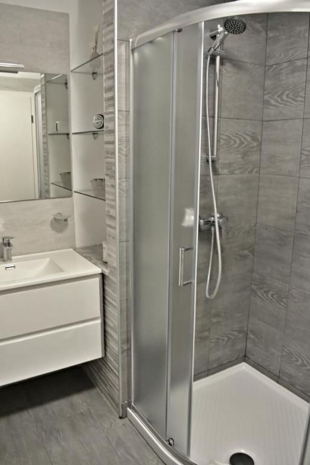 LOREDANA STUDIO-Image-tags.info