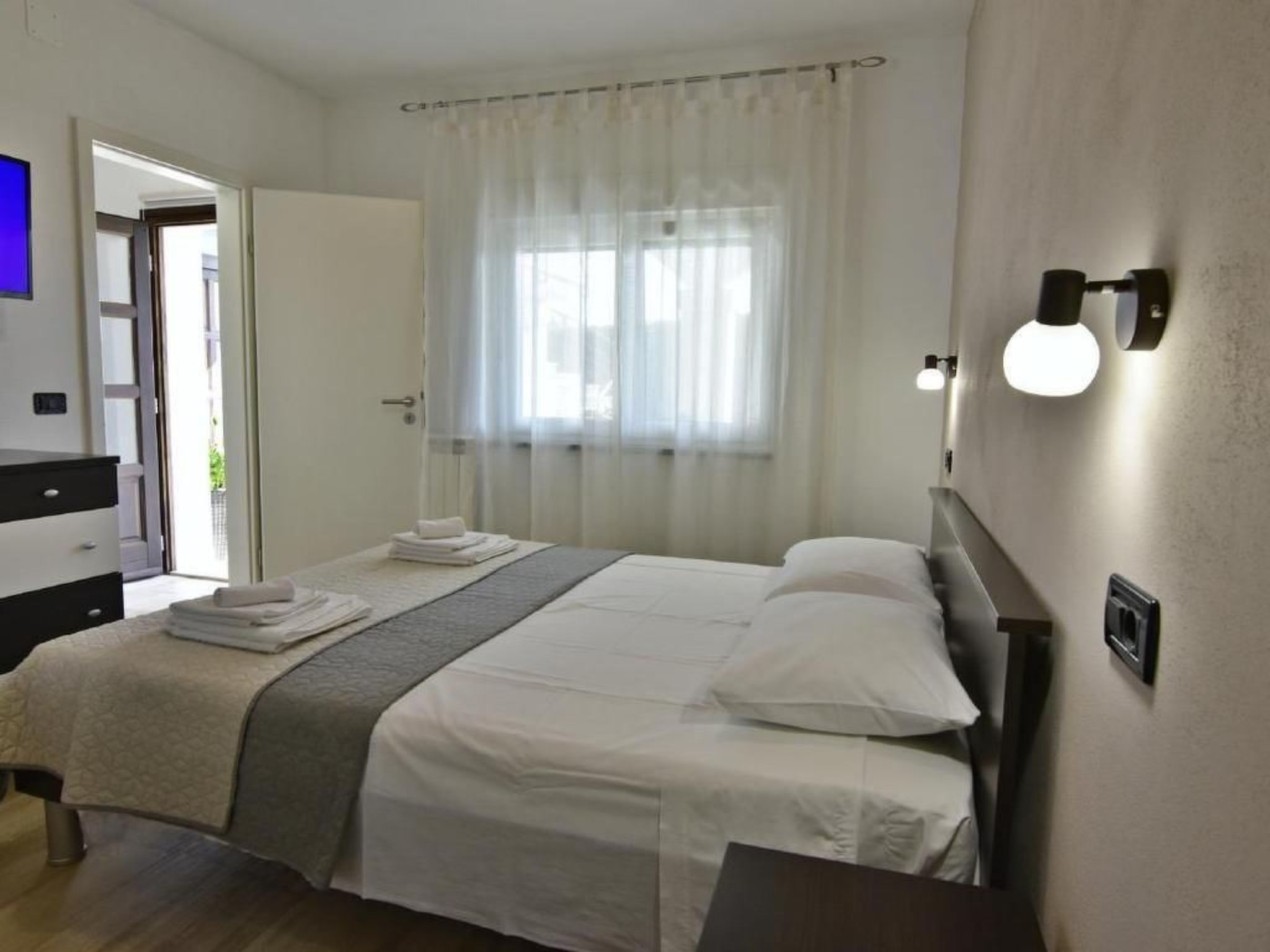 LOREDANA STUDIO-Image-tags.info