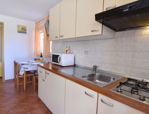 Knus appartement in Umag met zonnig terras, vlakbij zee - thumbnail 5