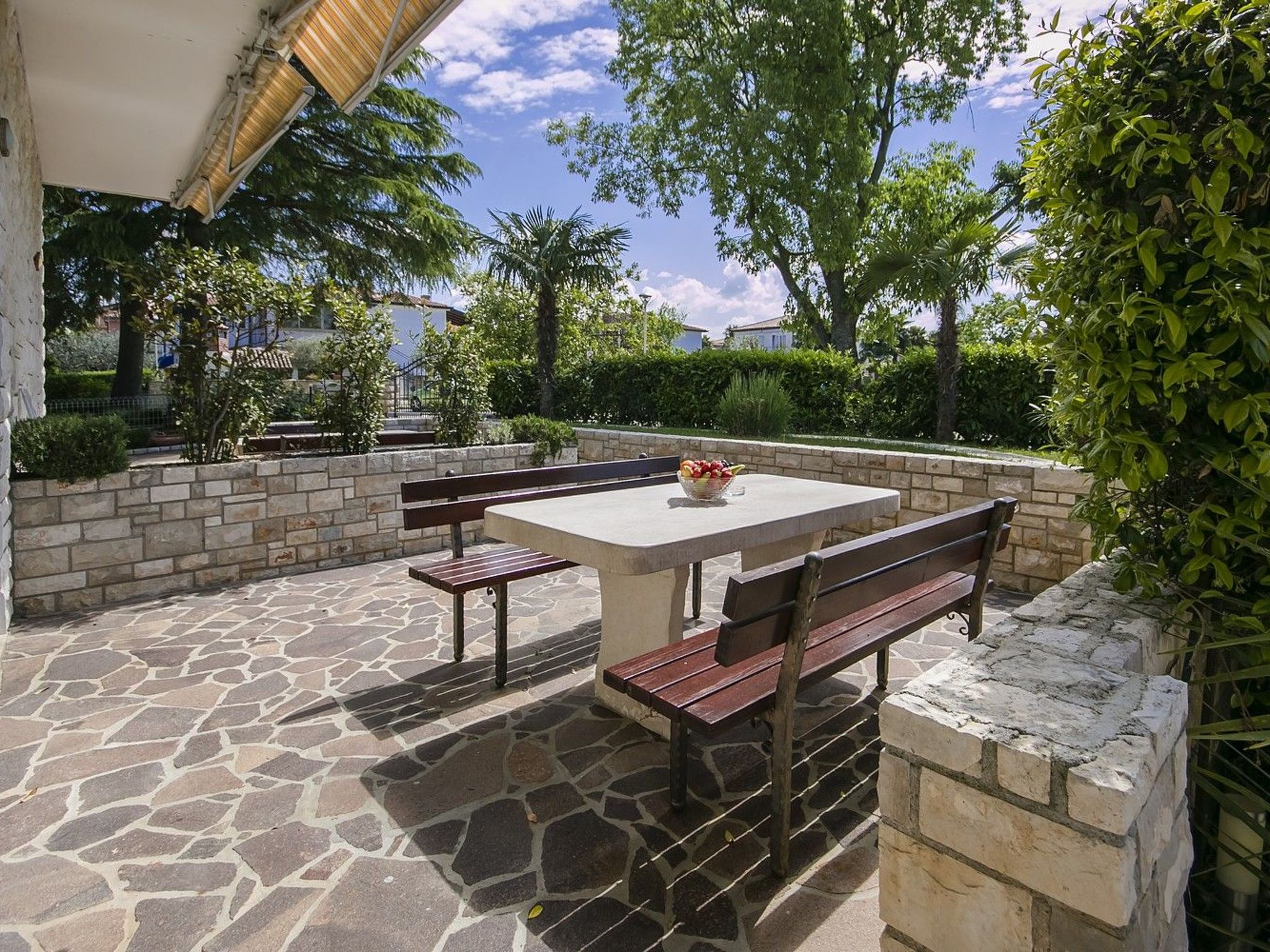 Photo of Apartment Nika1 Umag mit Pool und Whirlpool 400 Meter vom Strand entfernt