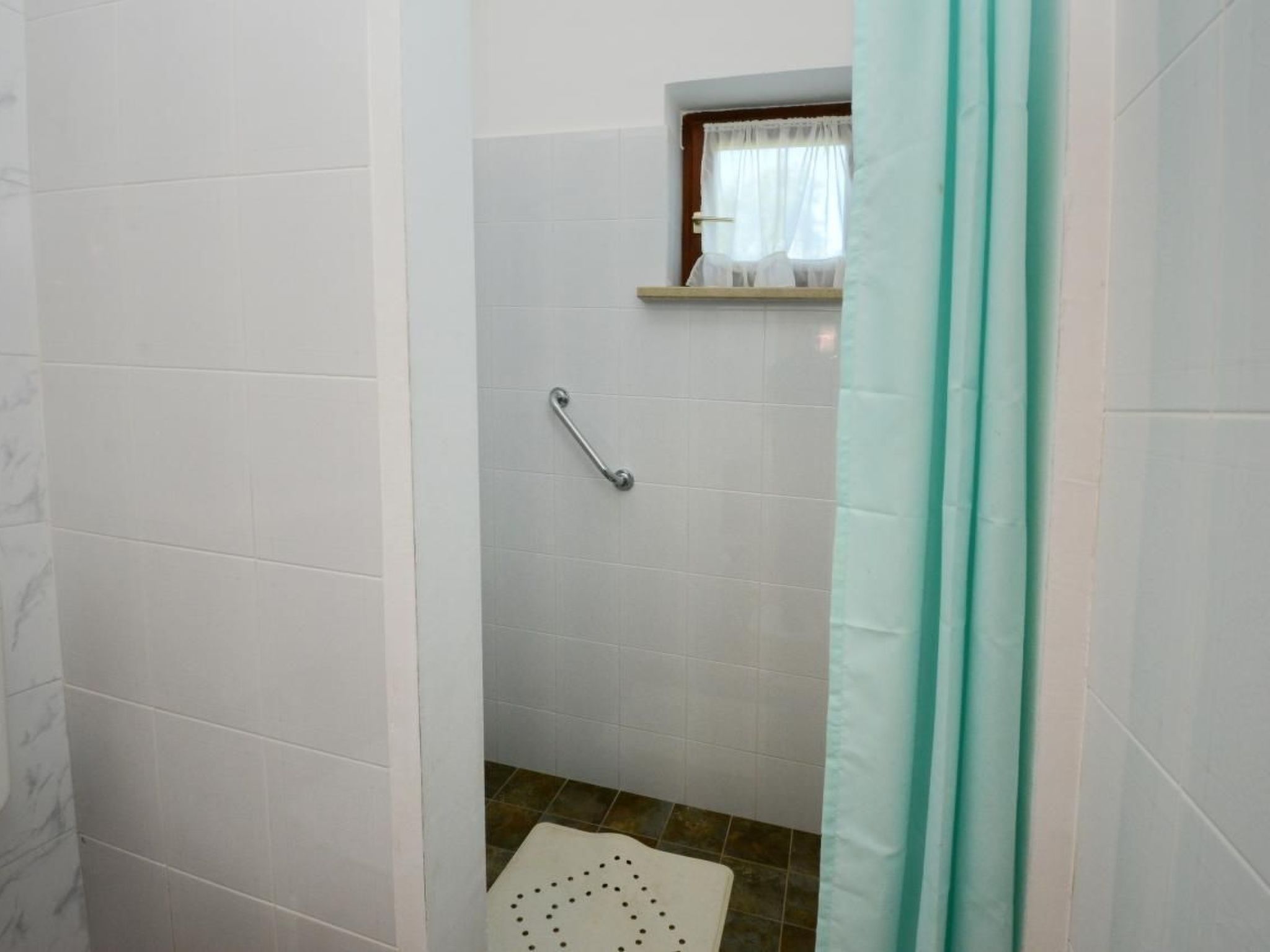 ALBINA 1-Image-tags.info