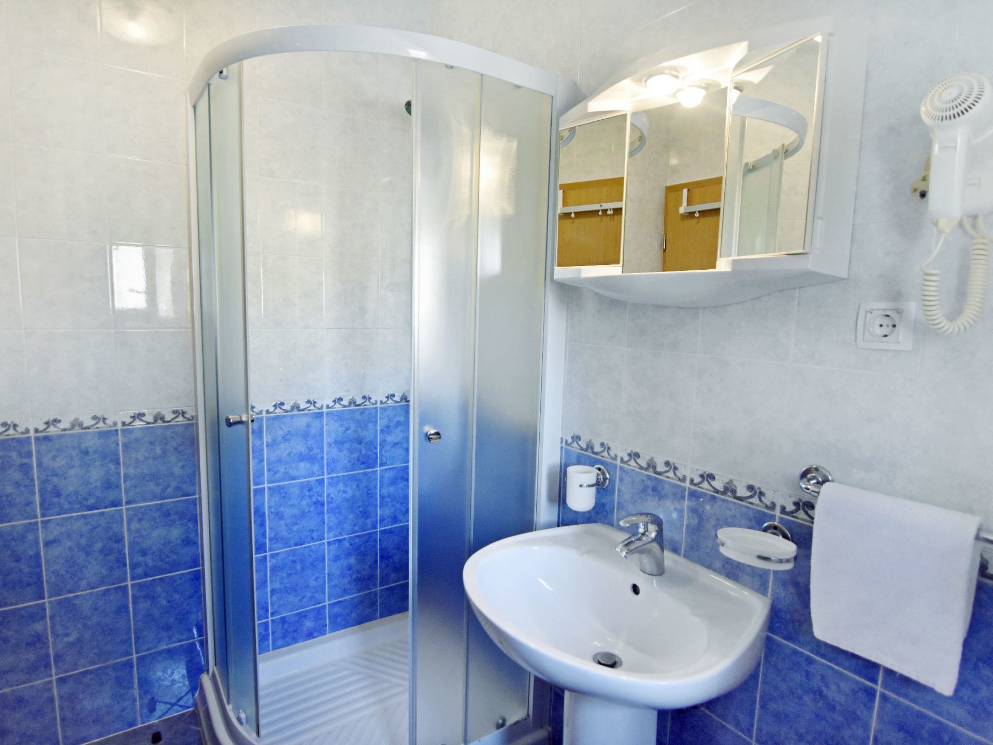 ALEX 2 KAT-Image-tags.info