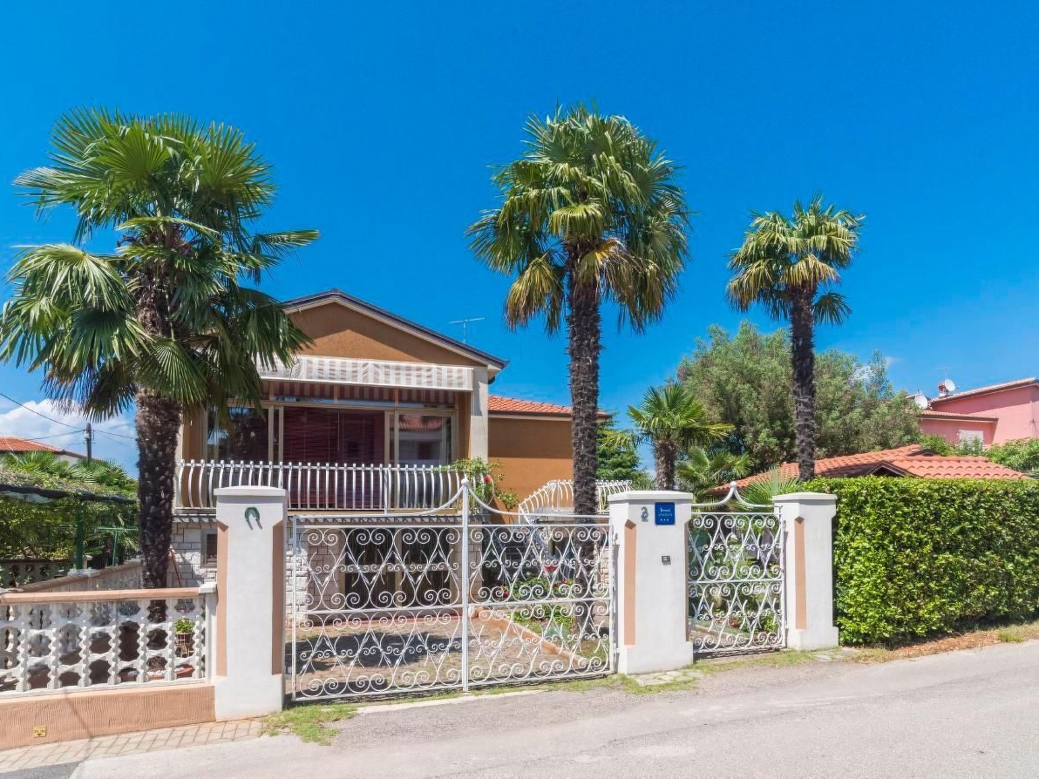 Große Wohnung in Umag mit Kleinem Balkon