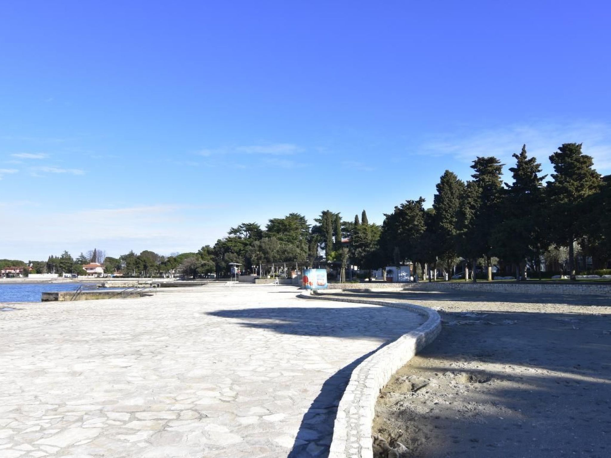 Große Wohnung in Umag mit Kleinem Balkon-Image-tags.info