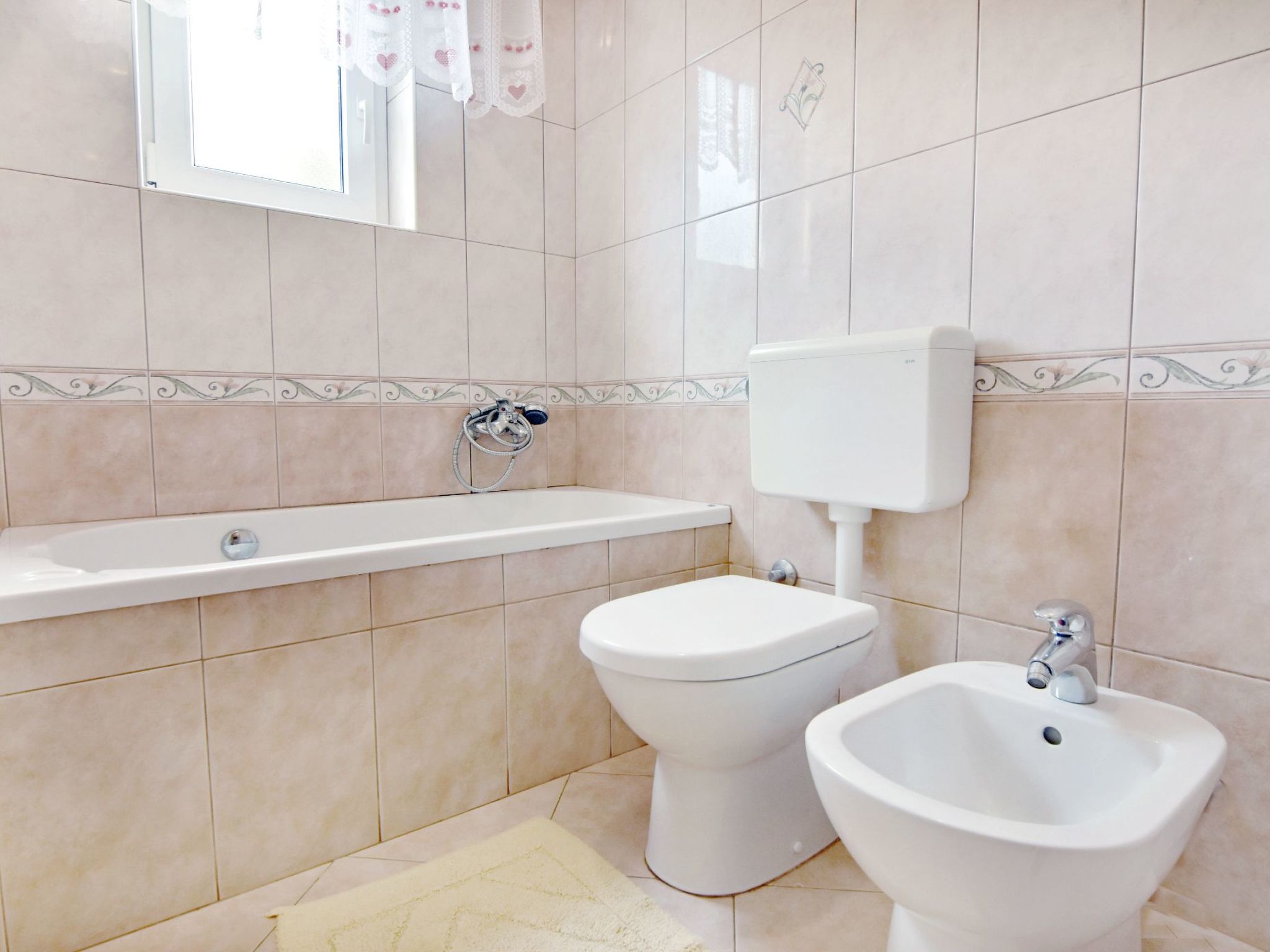 Photo of Zwei-Zimmer-Wohnung in der Nähe des Meeres Umag