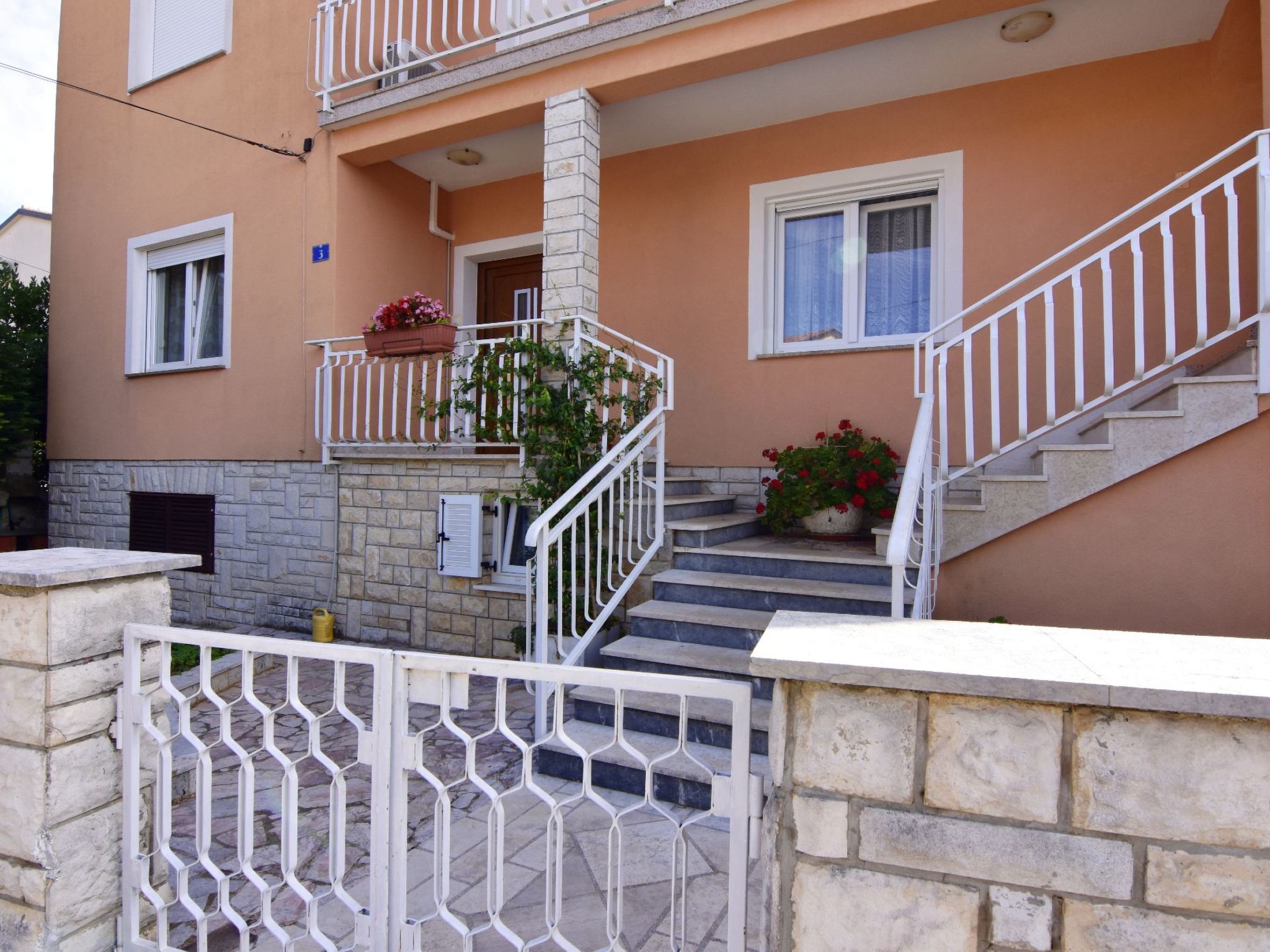 Photo of Zwei-Zimmer-Wohnung in der Nähe des Meeres Umag