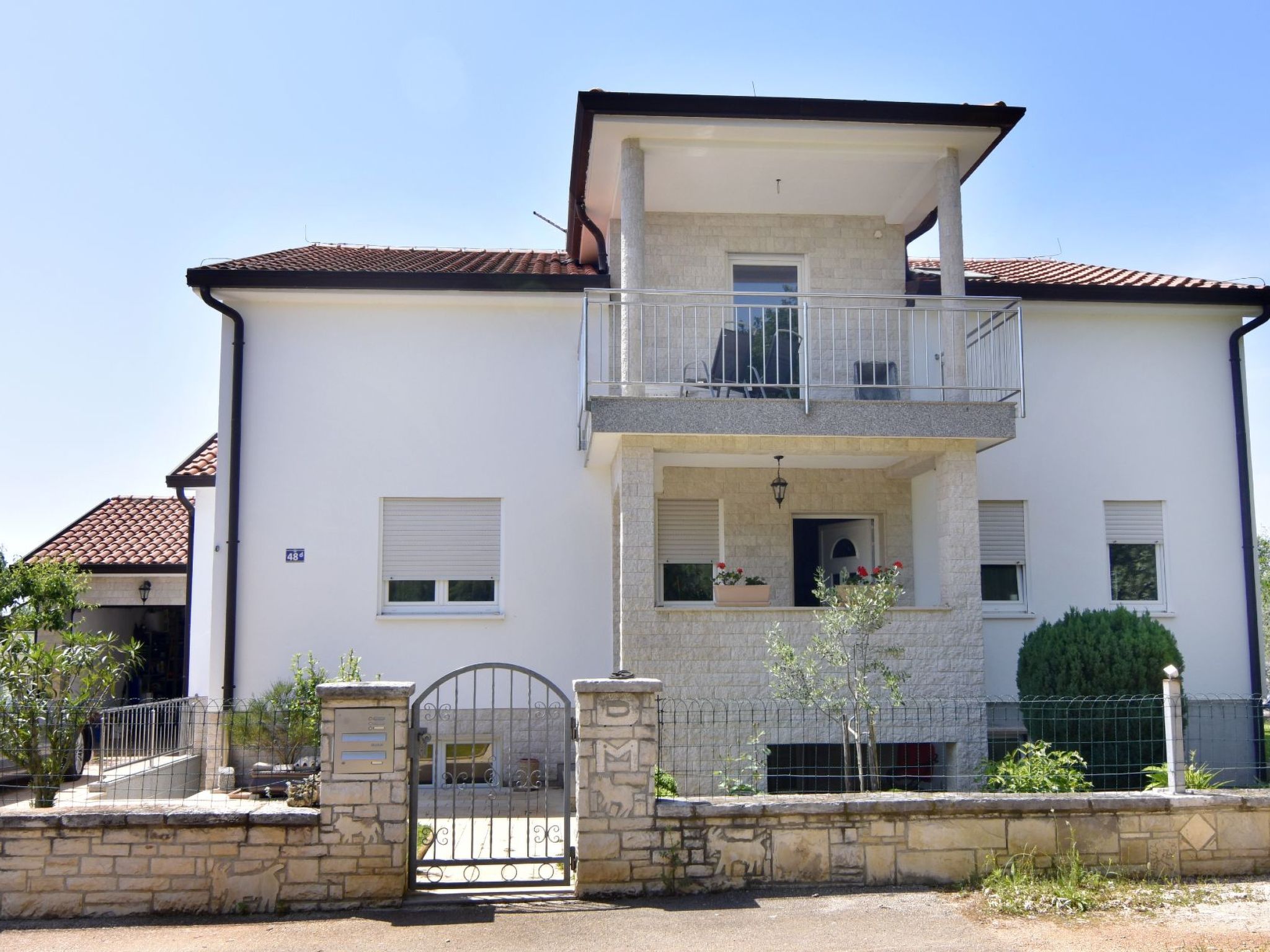 Geräumige Kellerwohnung in der Nähe von Umag Villa in Umag