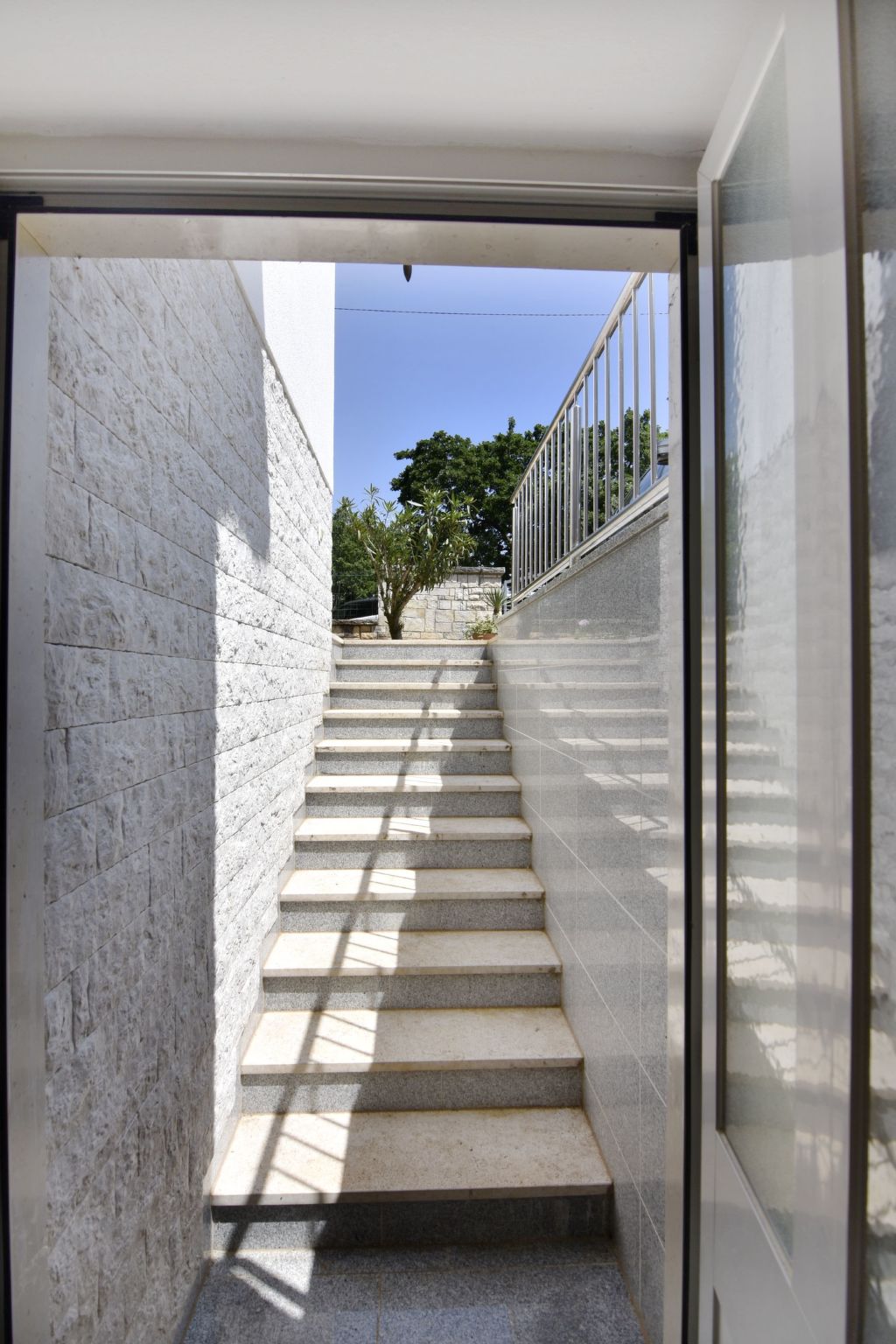 Geräumige Kellerwohnung in der Nähe von Umag