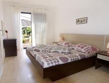 Villa Alpa 4: Modern appartement met jacuzzi op 400m van zee in Umag - thumbnail 2