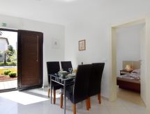 Villa Alpa 4: Modern appartement met jacuzzi op 400m van zee in Umag - thumbnail 6