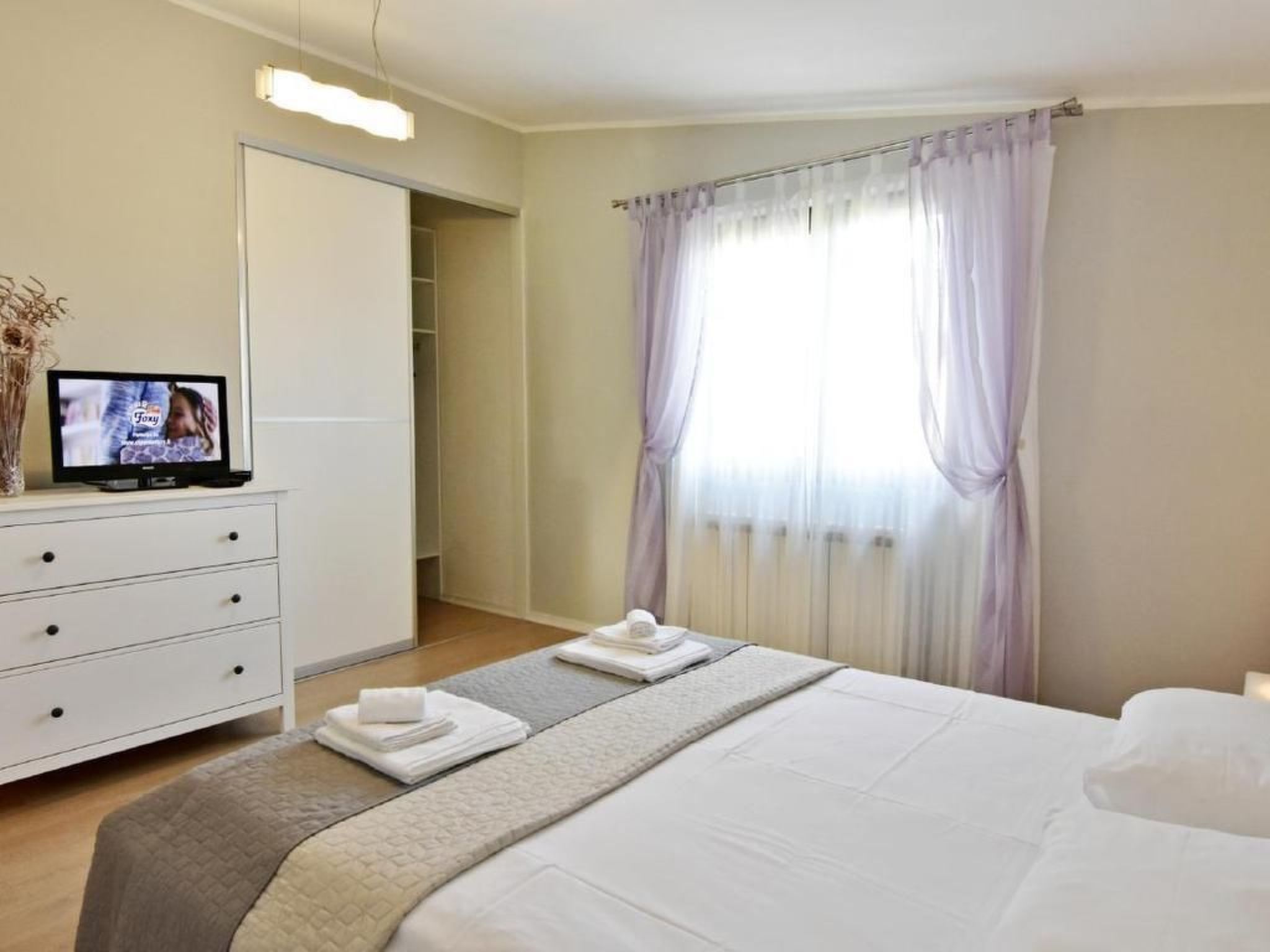 LOREDANA KAT-Image-tags.info