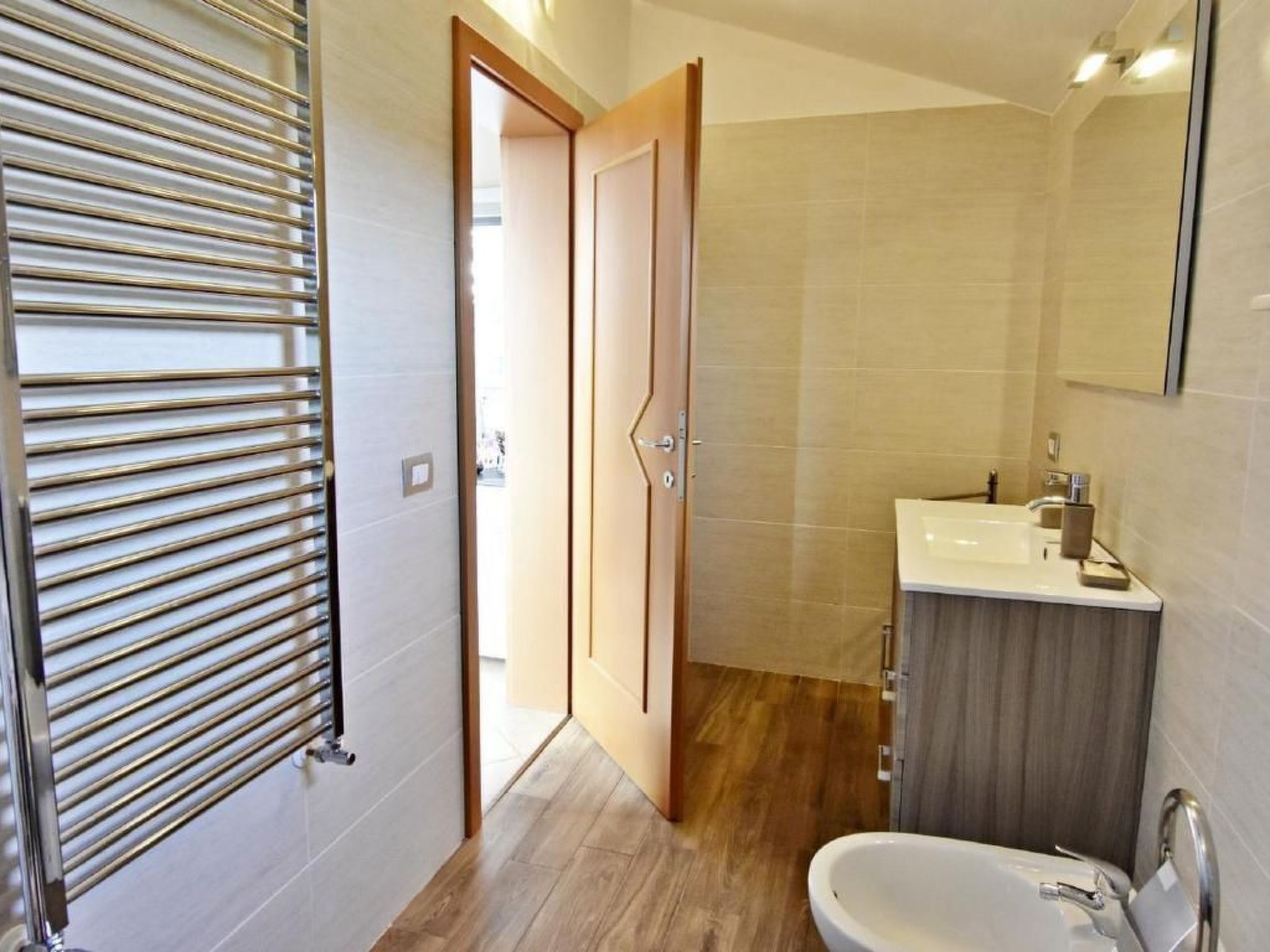 LOREDANA KAT-Image-tags.info