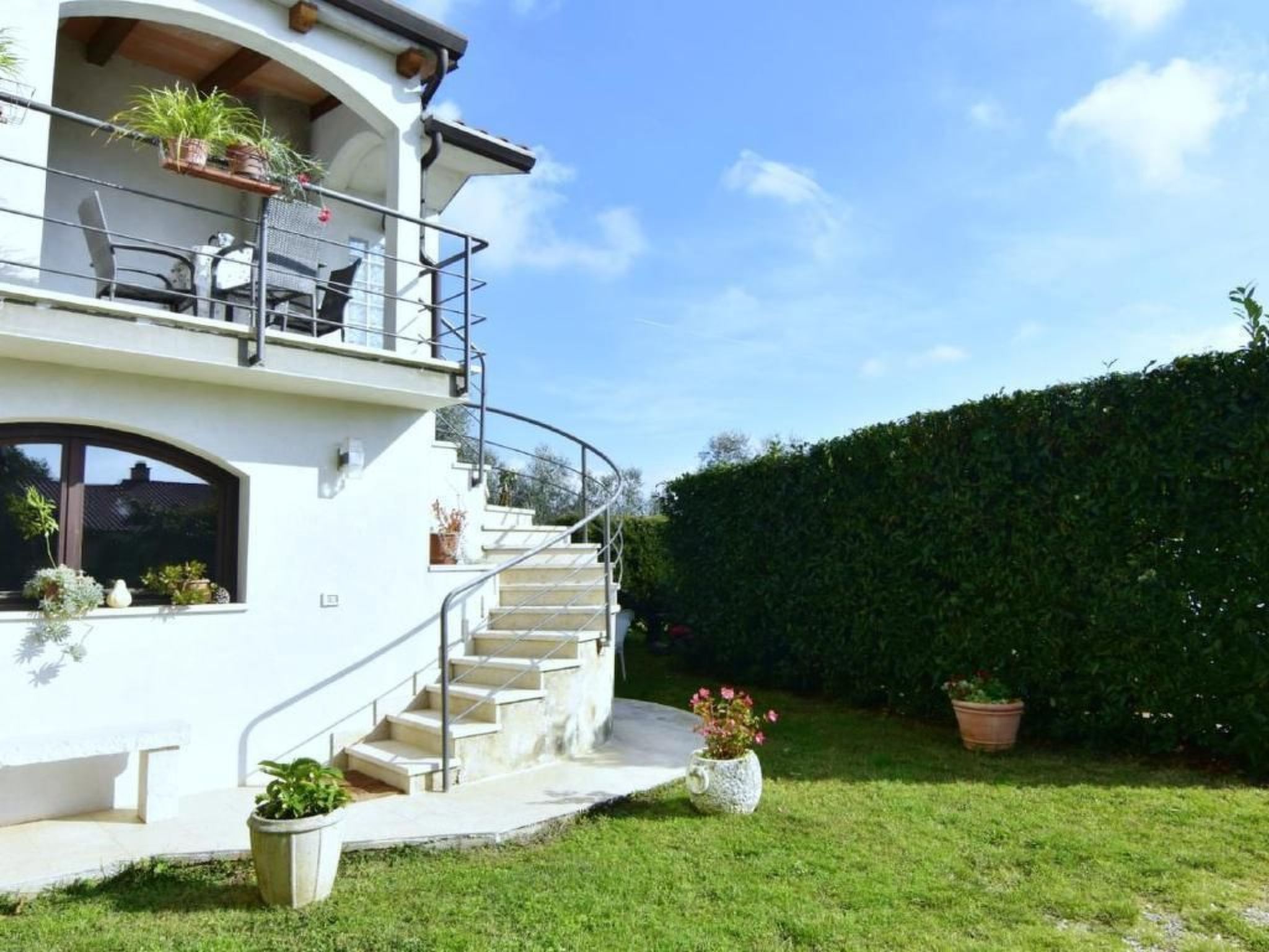 LOREDANA KAT-Image-tags.info