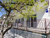 Vrijstaande vakantiewoning bij zee en golfbaan in Umag, Istrië - thumbnail 1