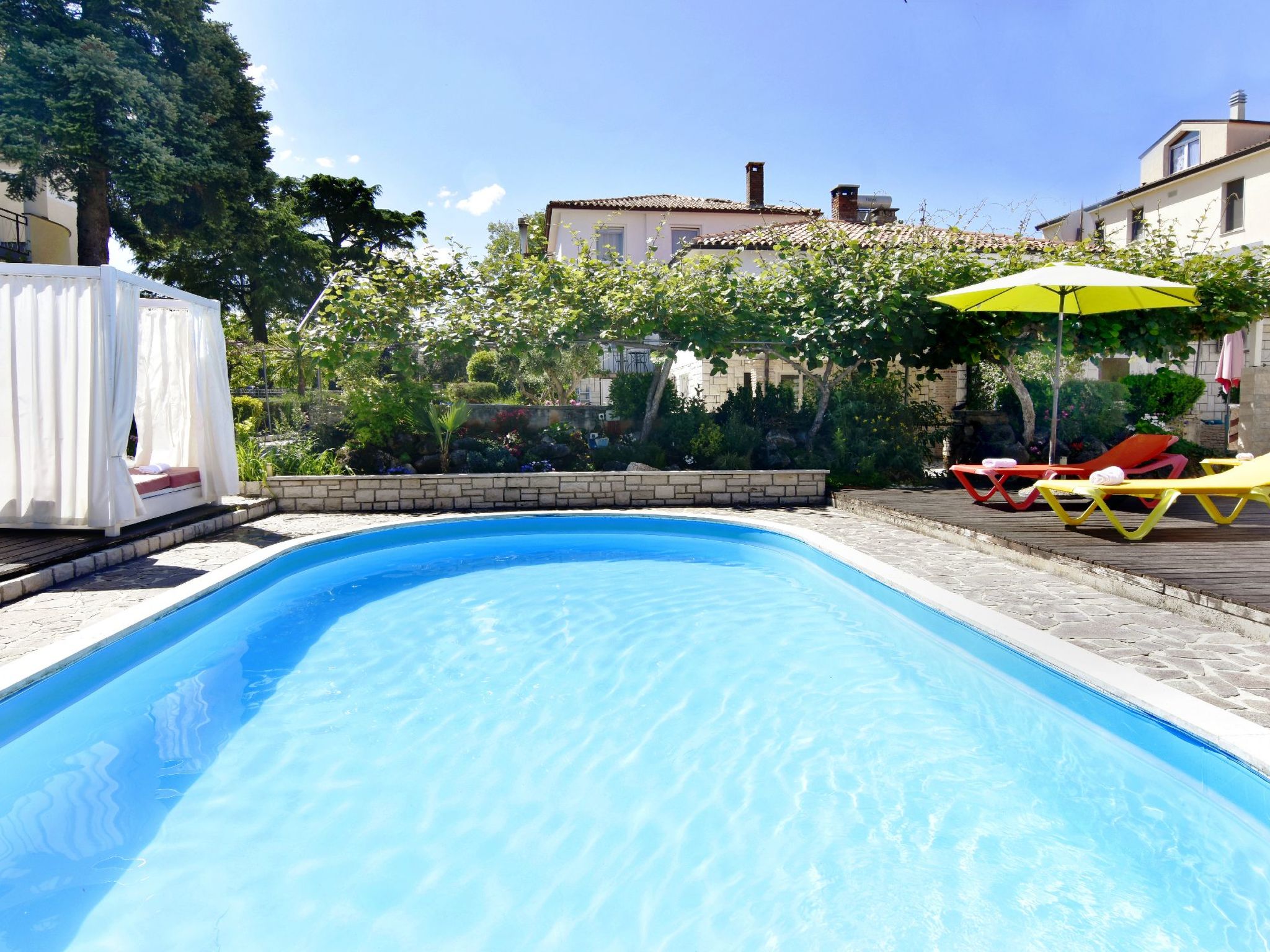 Photo of Apartment Nika 3 Umag mit Pool und Whirlpool 400 Meter vom Strand entfernt