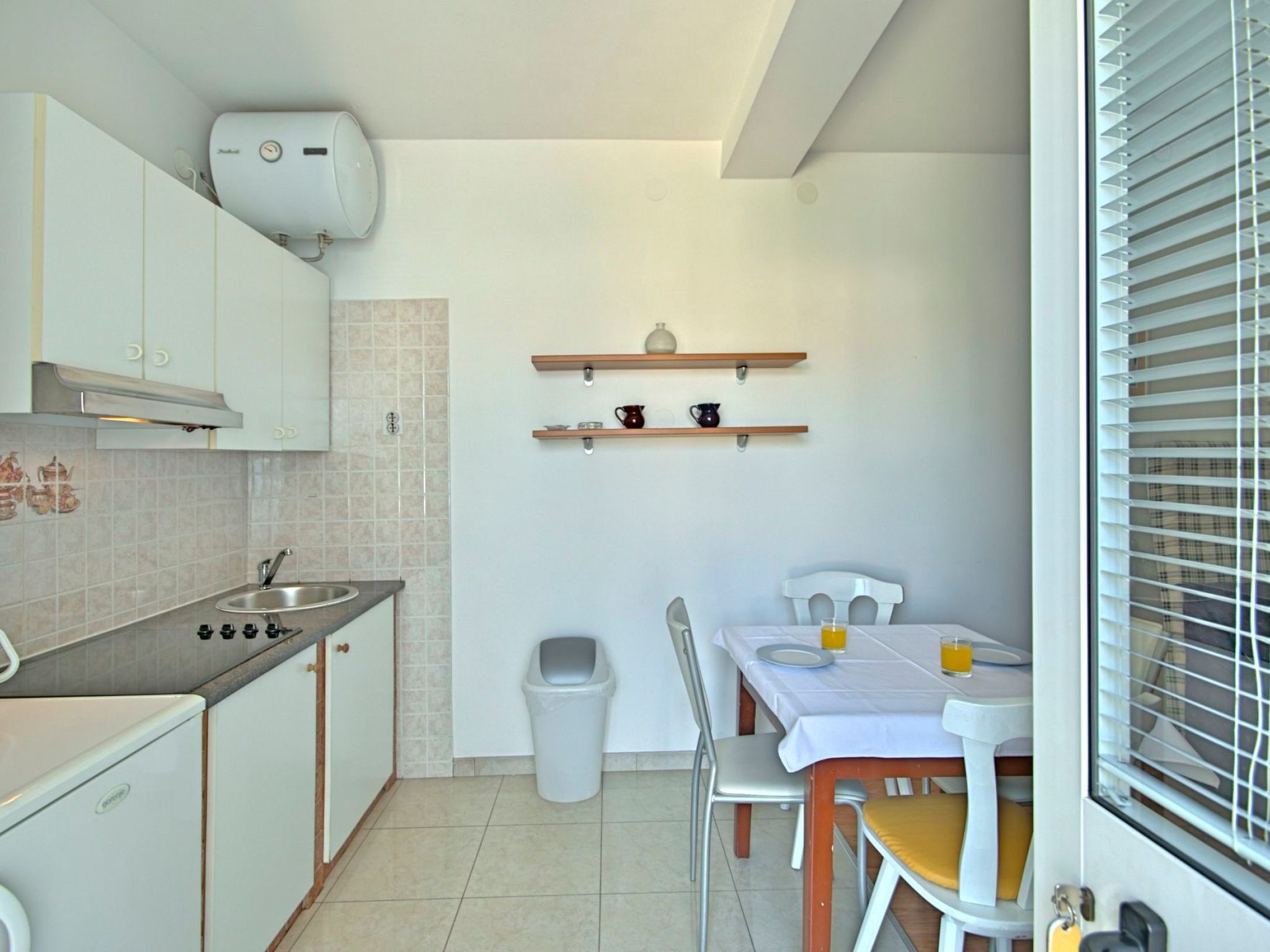 Photo of Apartment Nika 3 Umag mit Pool und Whirlpool 400 Meter vom Strand entfernt