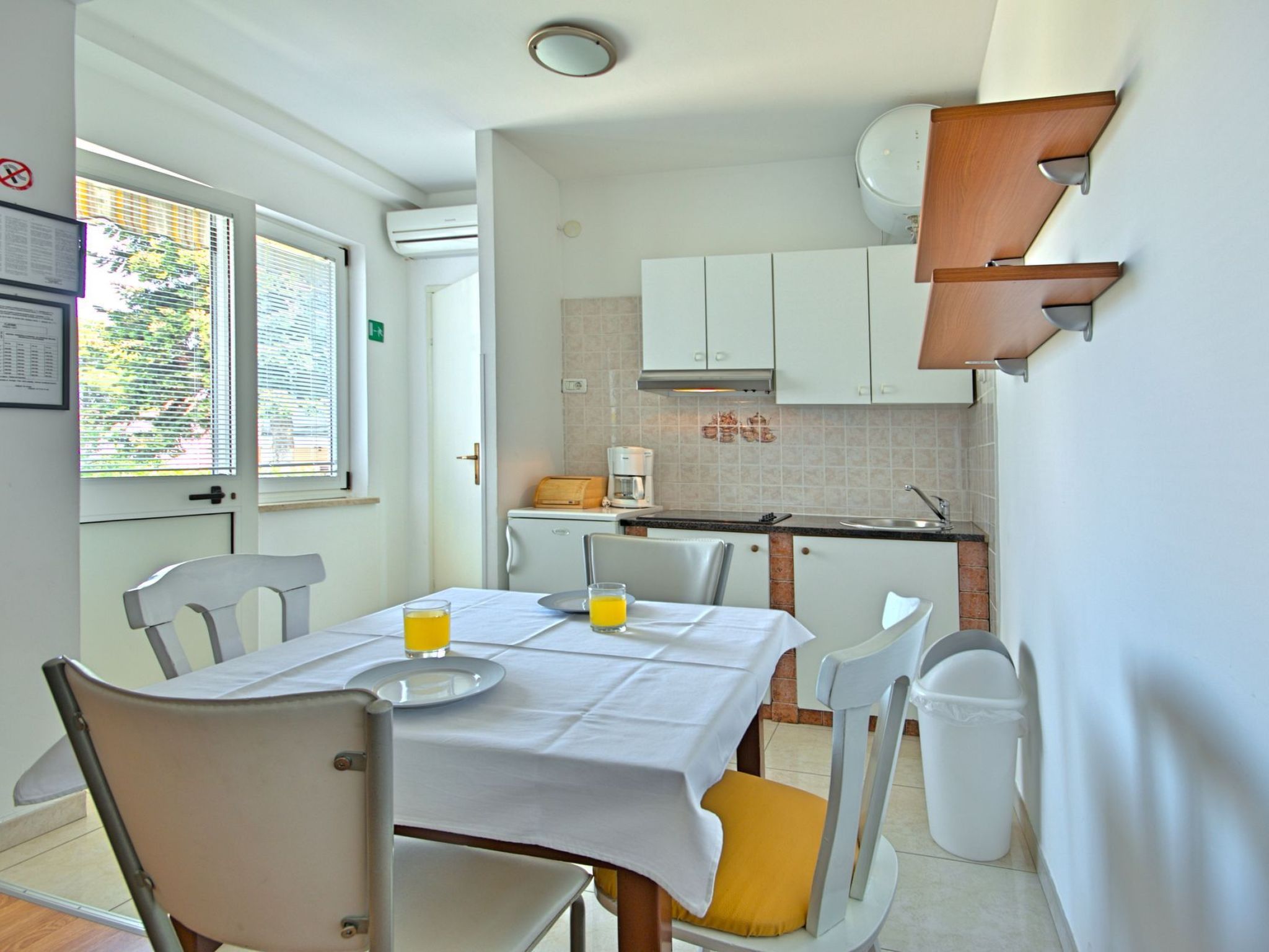 Photo of Apartment Nika 3 Umag mit Pool und Whirlpool 400 Meter vom Strand entfernt