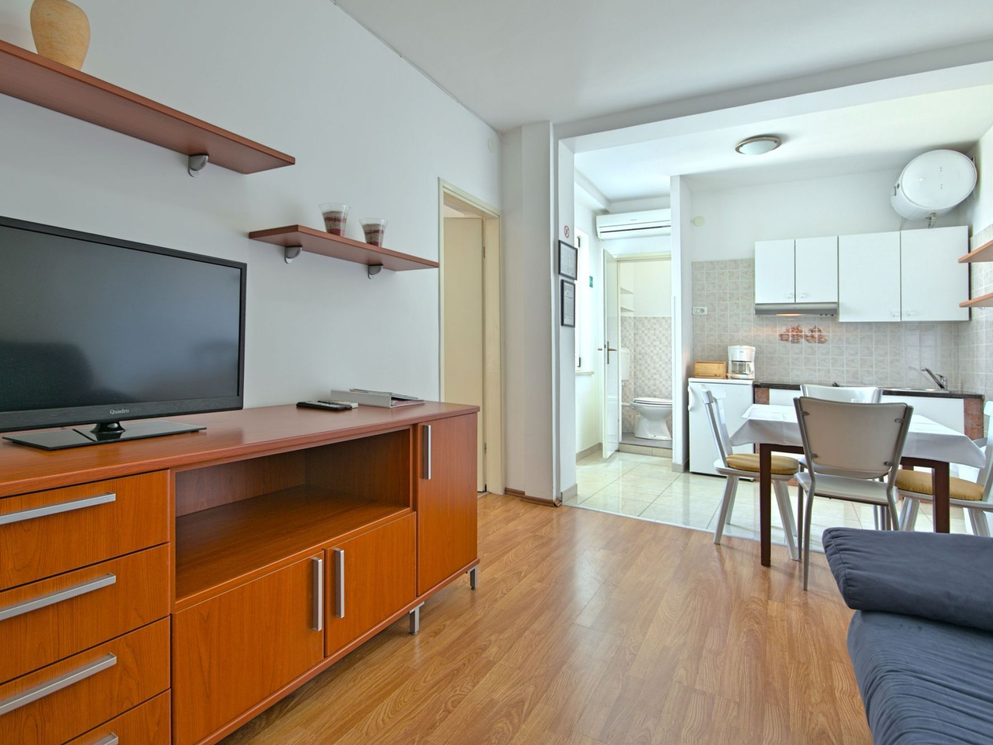 Photo of Apartment Nika 3 Umag mit Pool und Whirlpool 400 Meter vom Strand entfernt