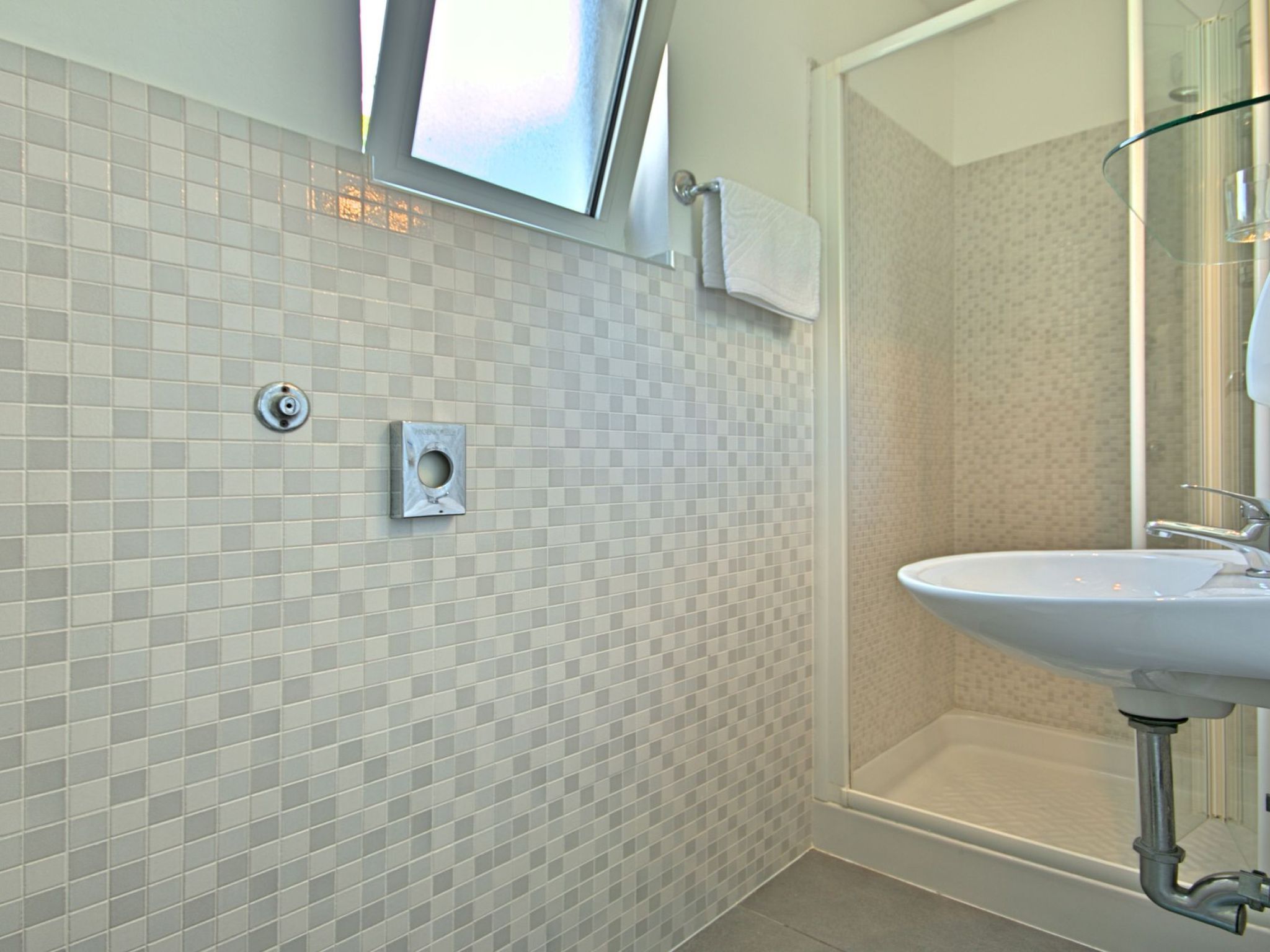 Photo of Apartment Nika 3 Umag mit Pool und Whirlpool 400 Meter vom Strand entfernt