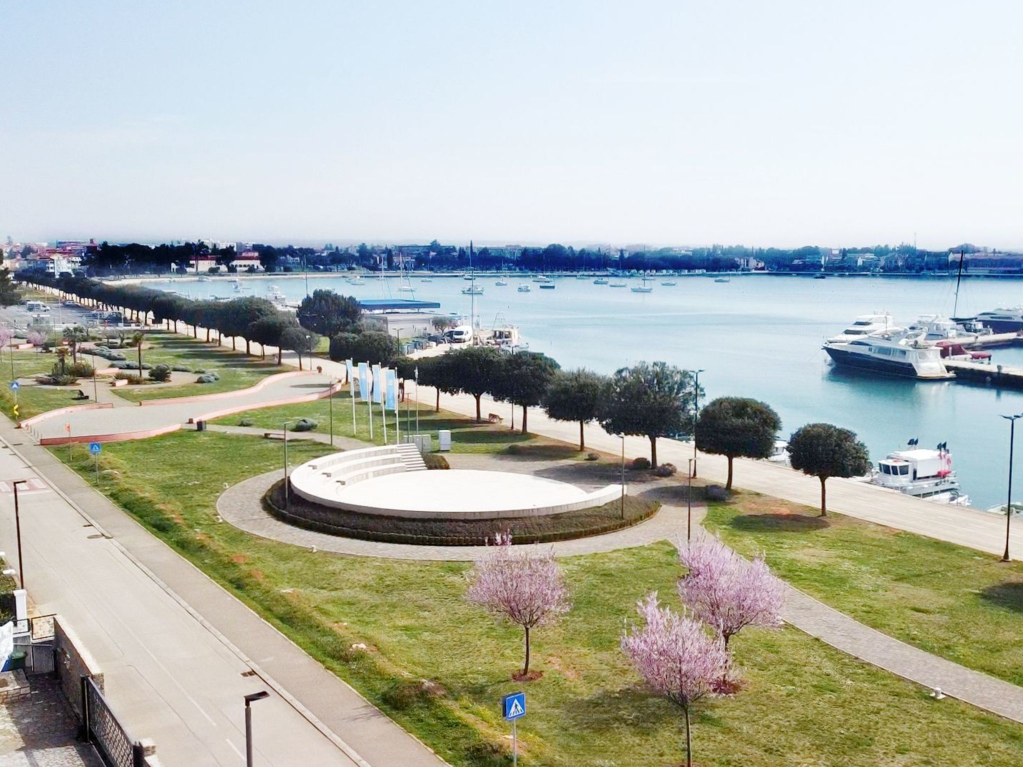 Photo of Apartment Nika 3 Umag mit Pool und Whirlpool 400 Meter vom Strand entfernt