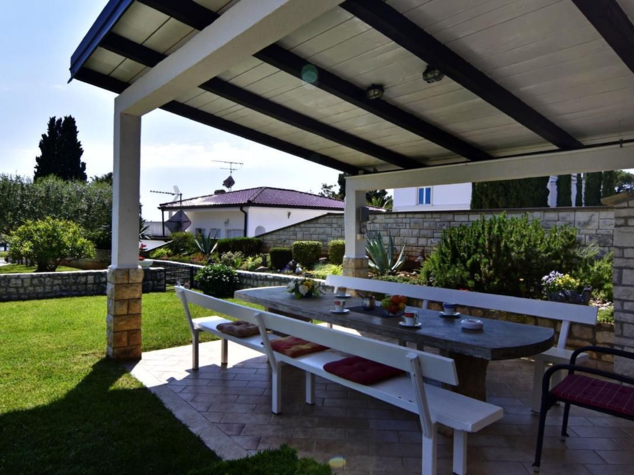 Große Wohnung in Umag mit Großem Garten und Meerblick-Image-tags.info